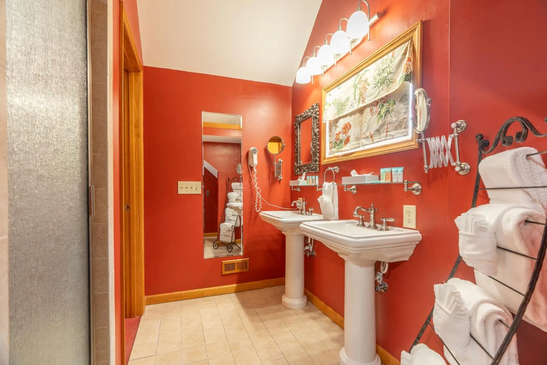 Bathroom in The Ridgeway Inn