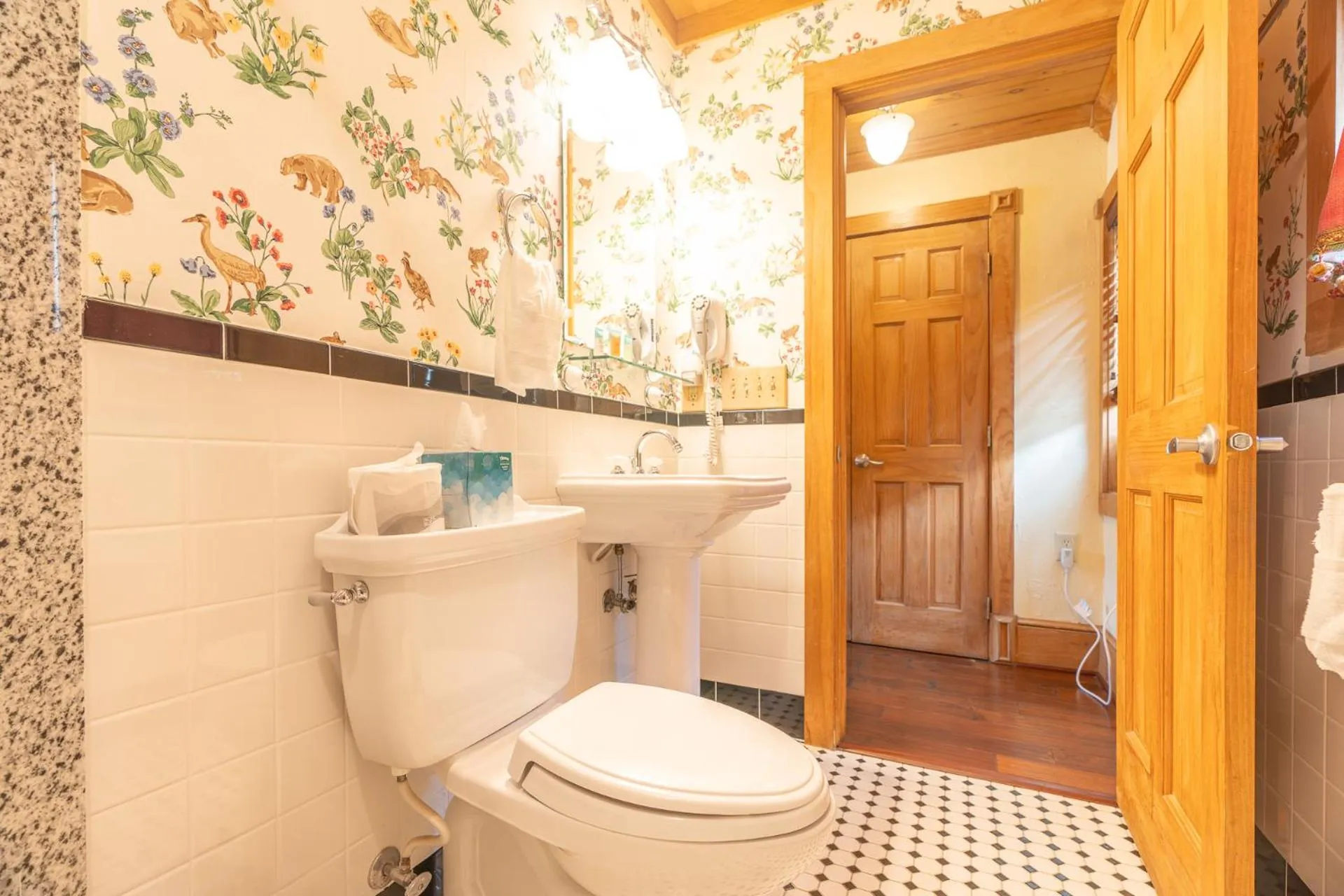 Toilet in The Ridgeway Inn