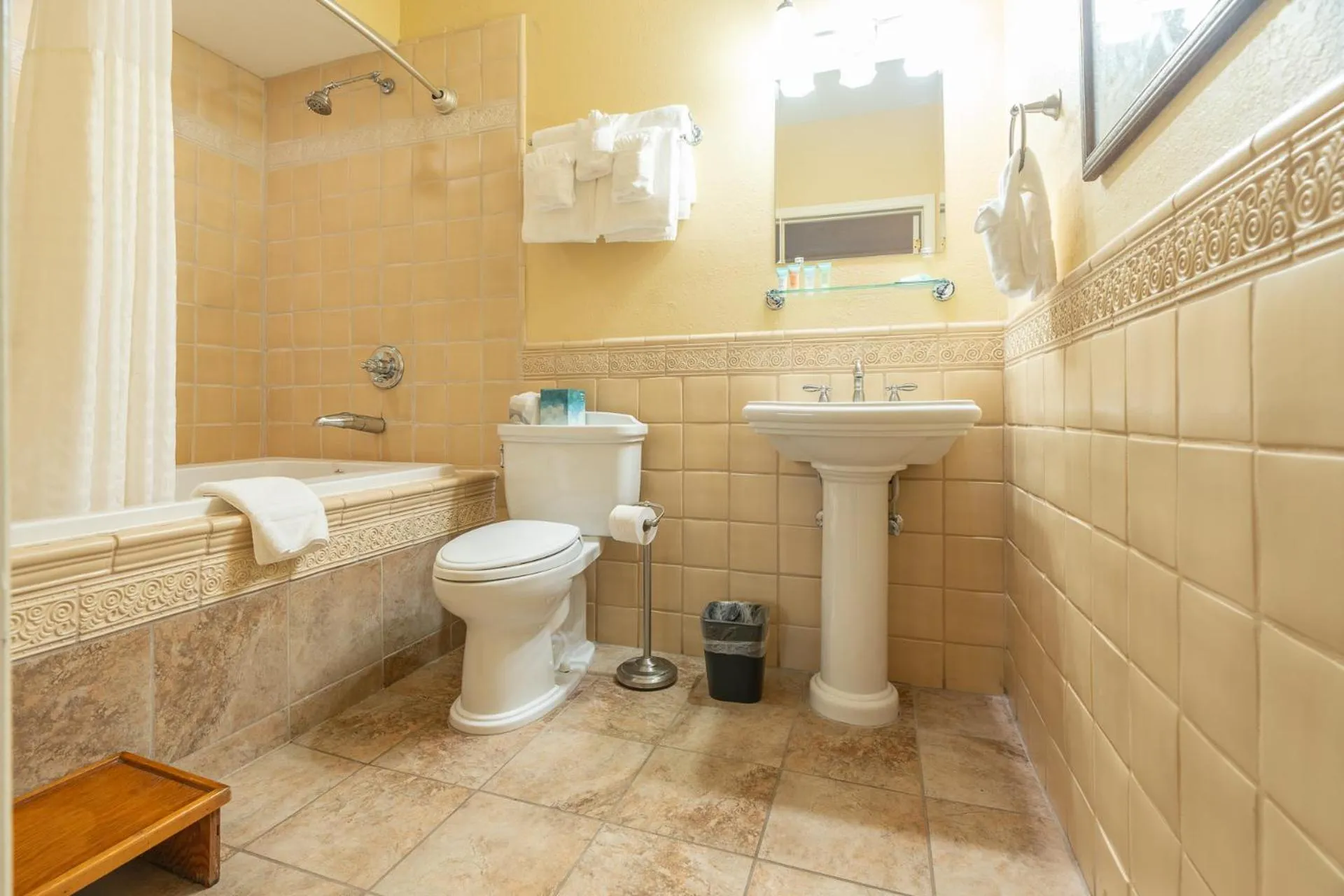 Bathroom in The Ridgeway Inn