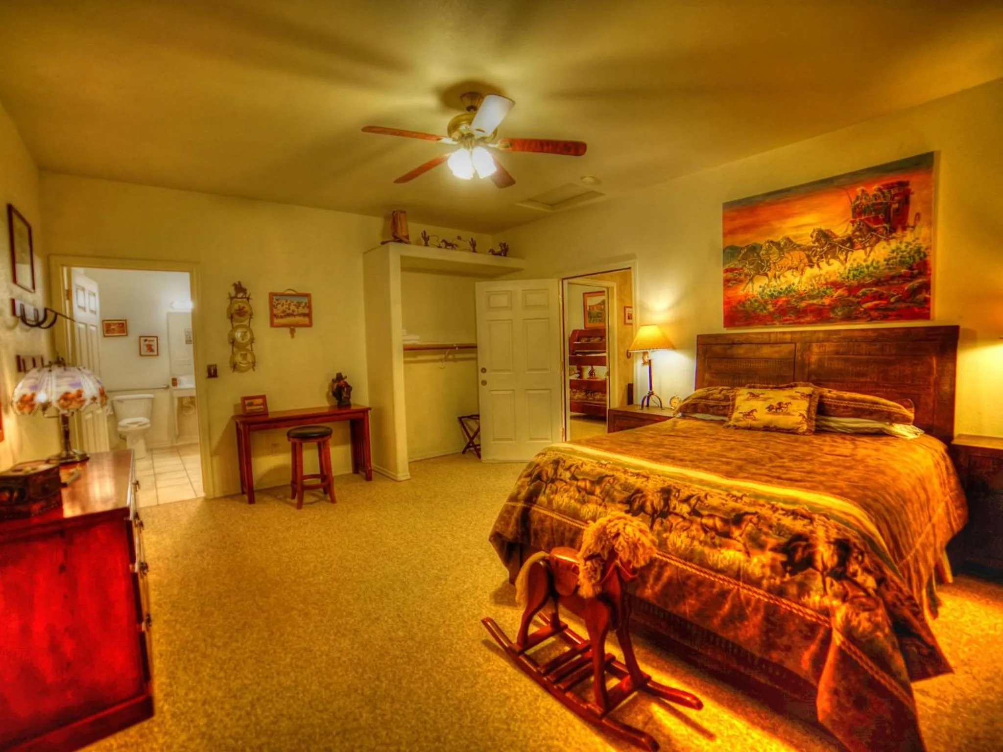 Photo of the whole room, Bed in Stagecoach Trails Guest Ranch