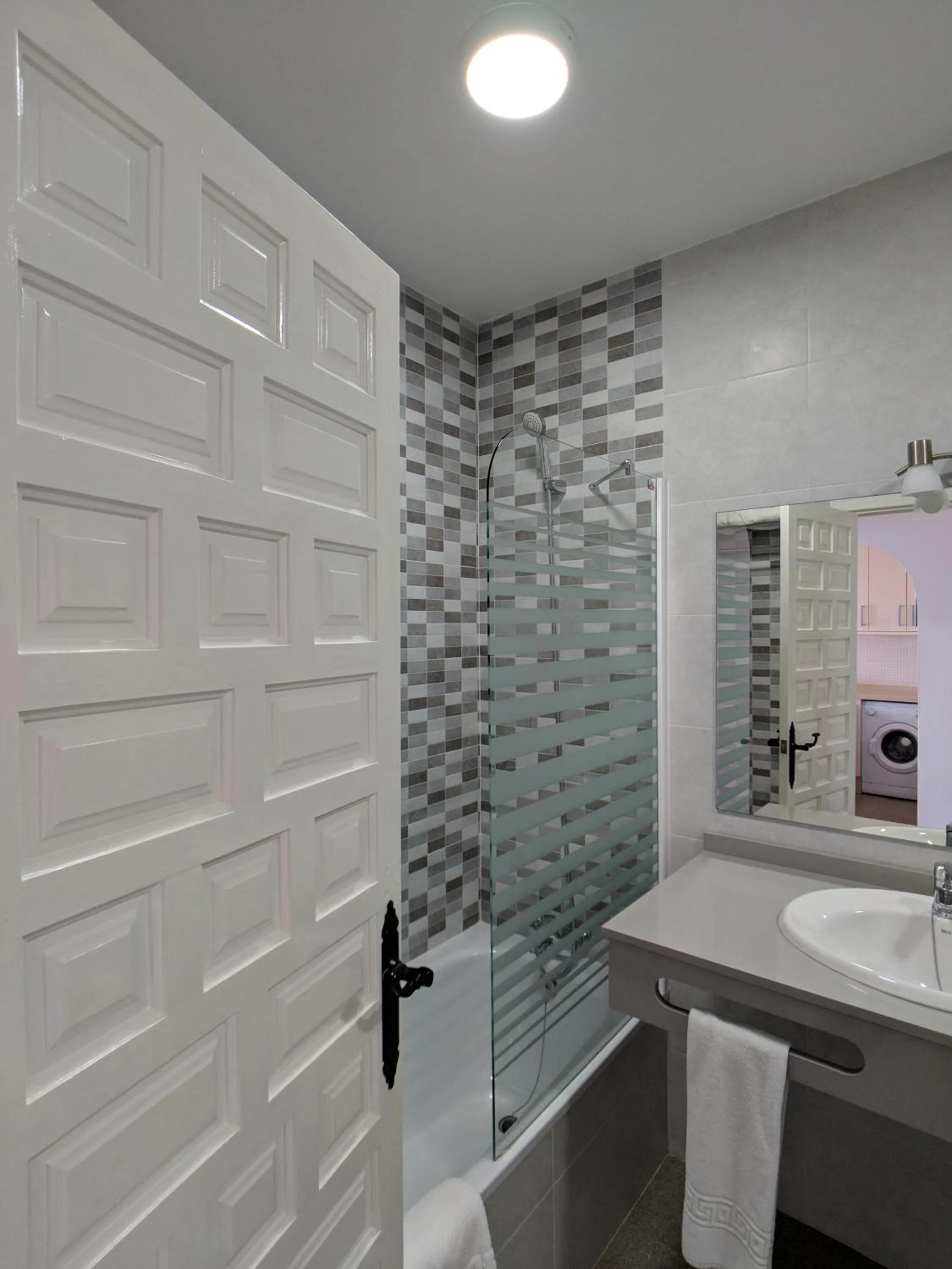 Bathroom in Apartamentos Perla Marina