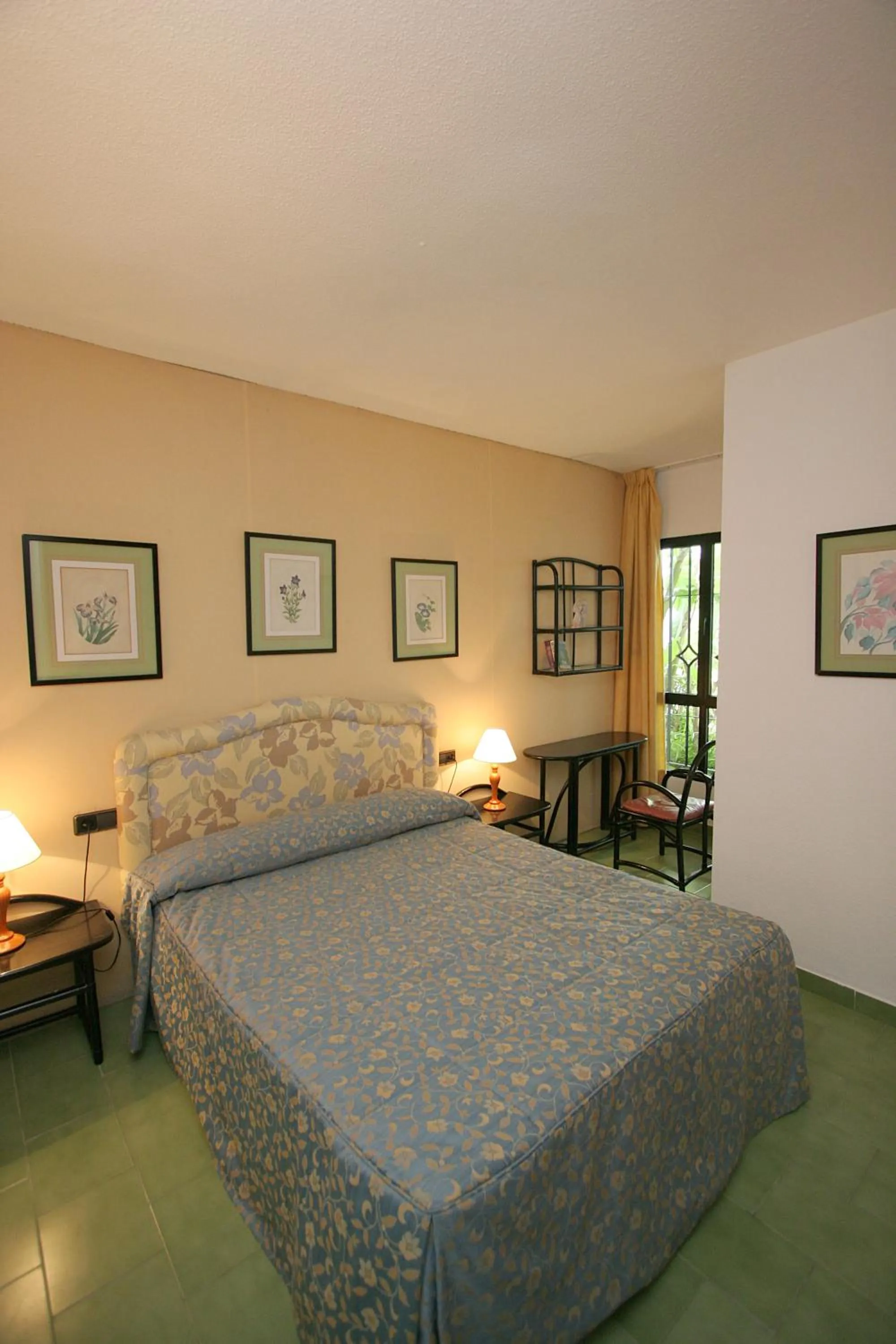 Bedroom, Bed in Apartamentos Perla Marina