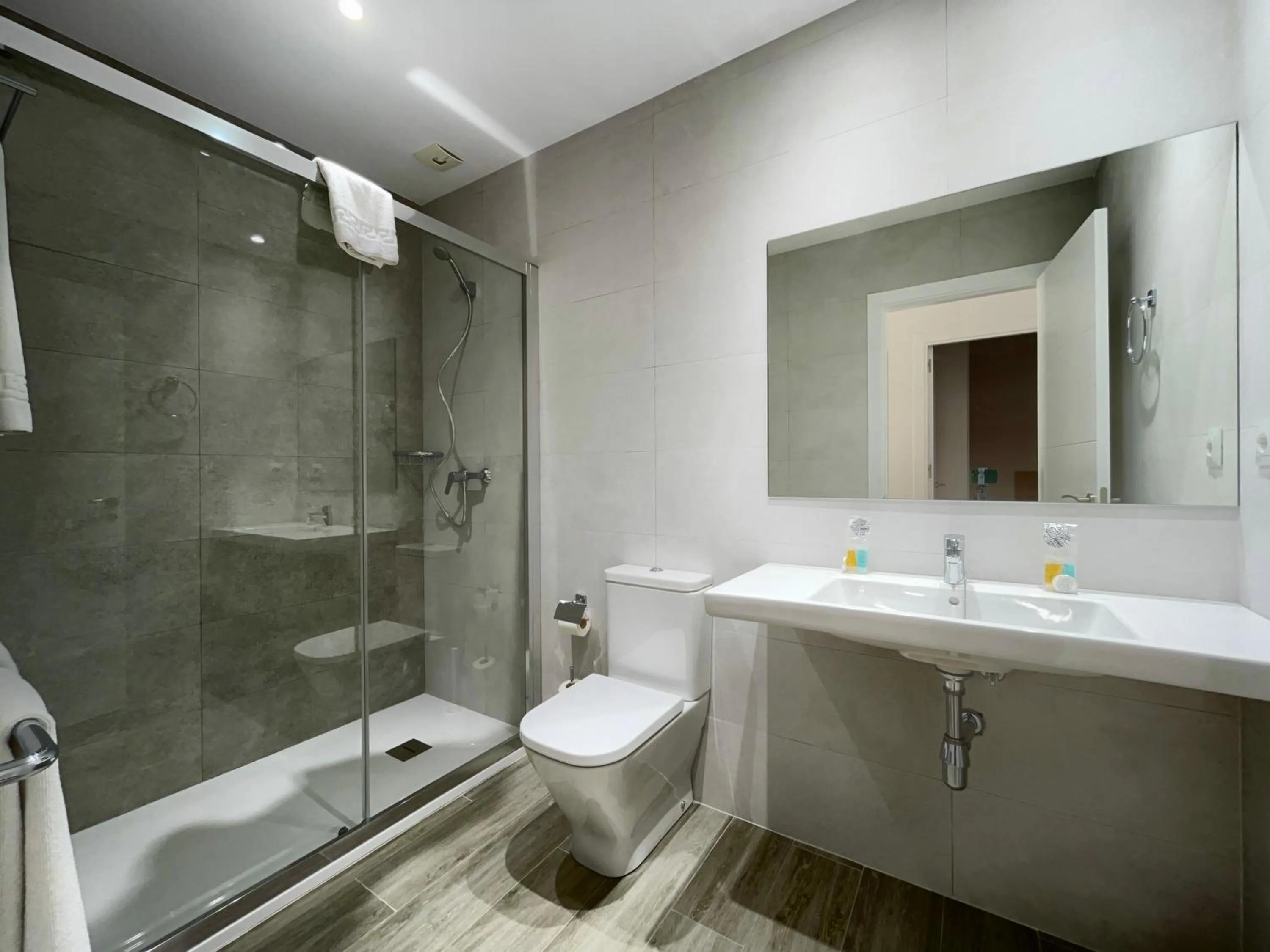 Bathroom in Apartamentos Perla Marina