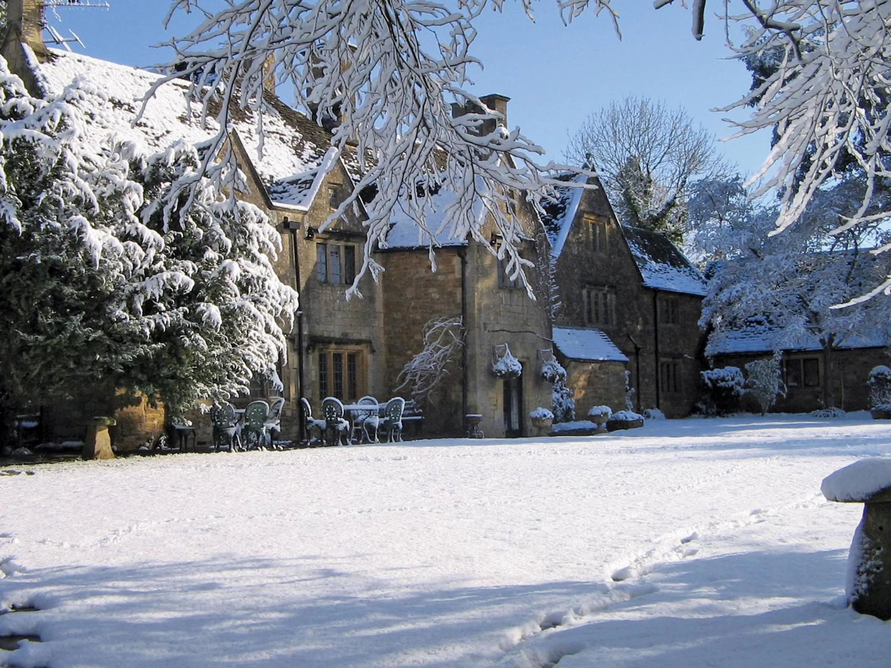 Property building in Charingworth Manor