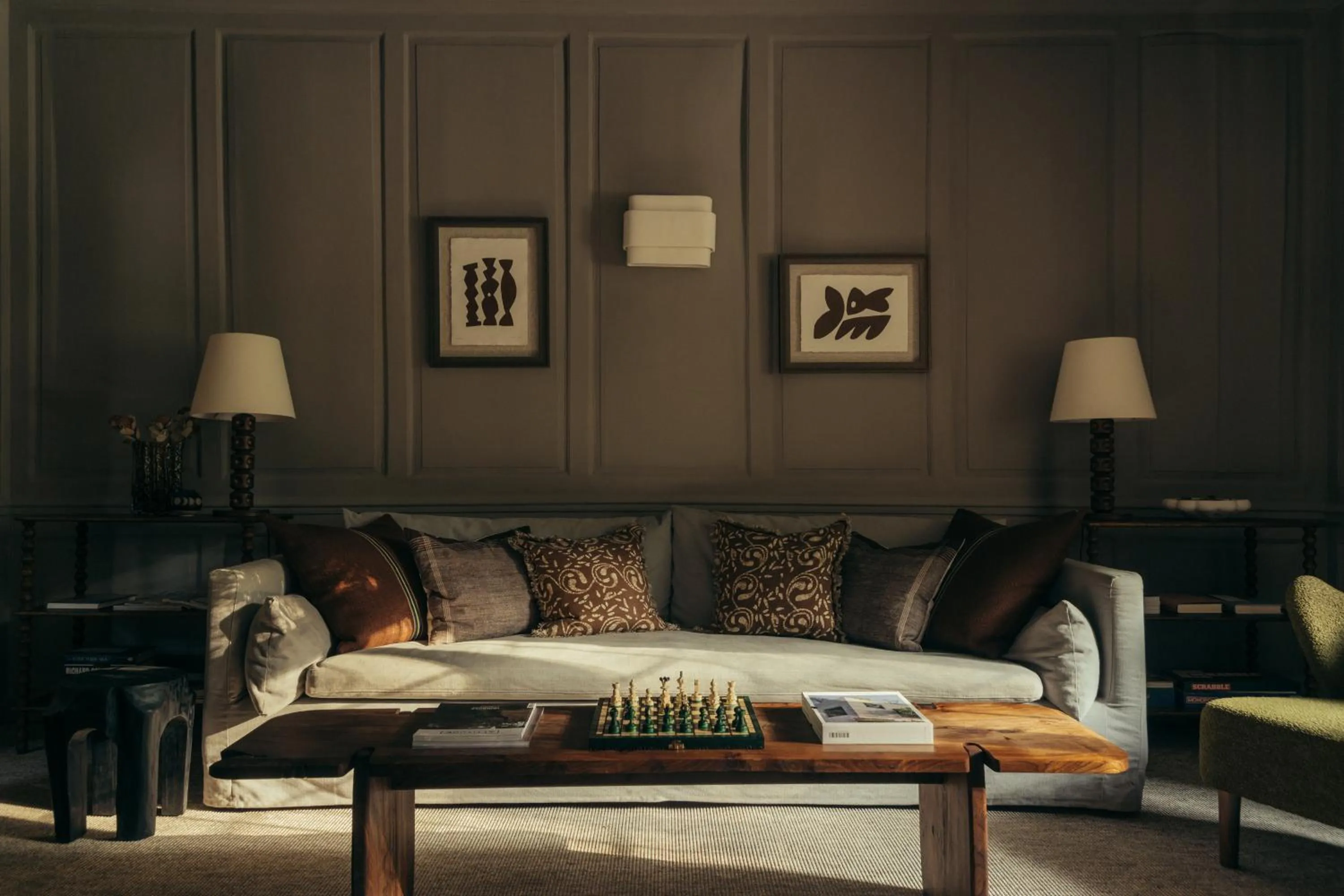 Property building in Hyll Hotel