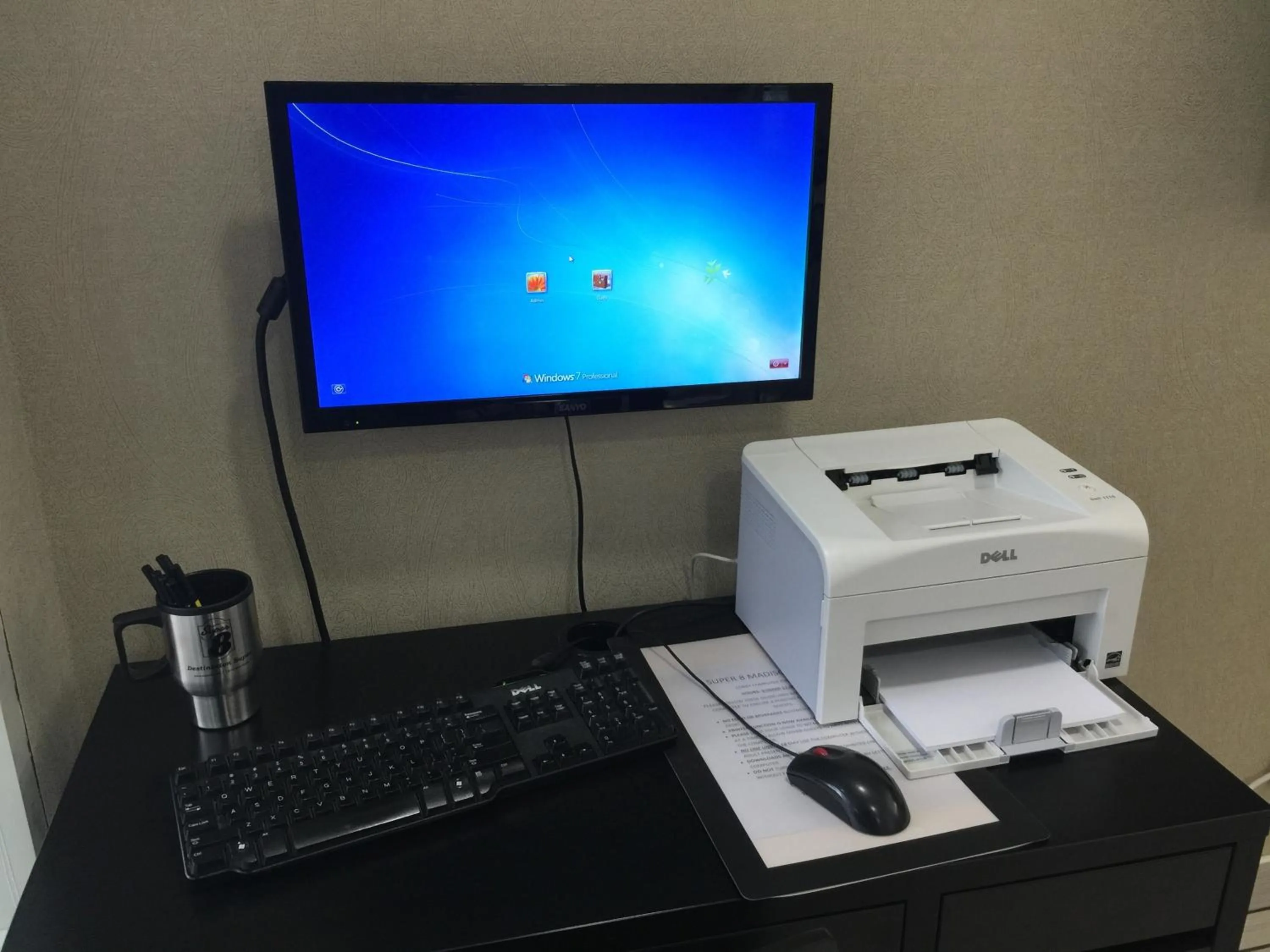 Business facilities, TV/Entertainment Center in Super 8 by Wyndham Madison East