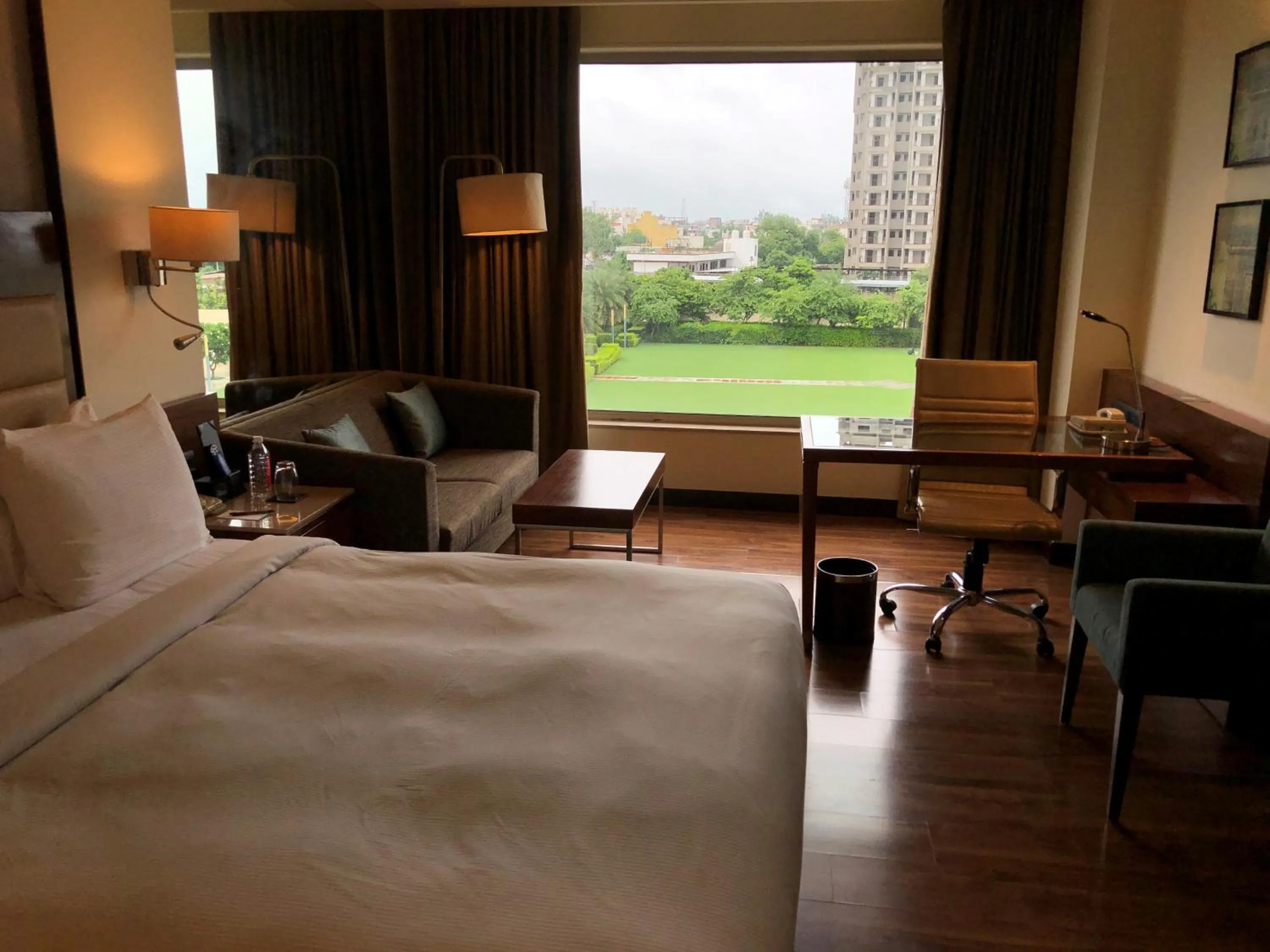 Bed in DoubleTree by Hilton Agra
