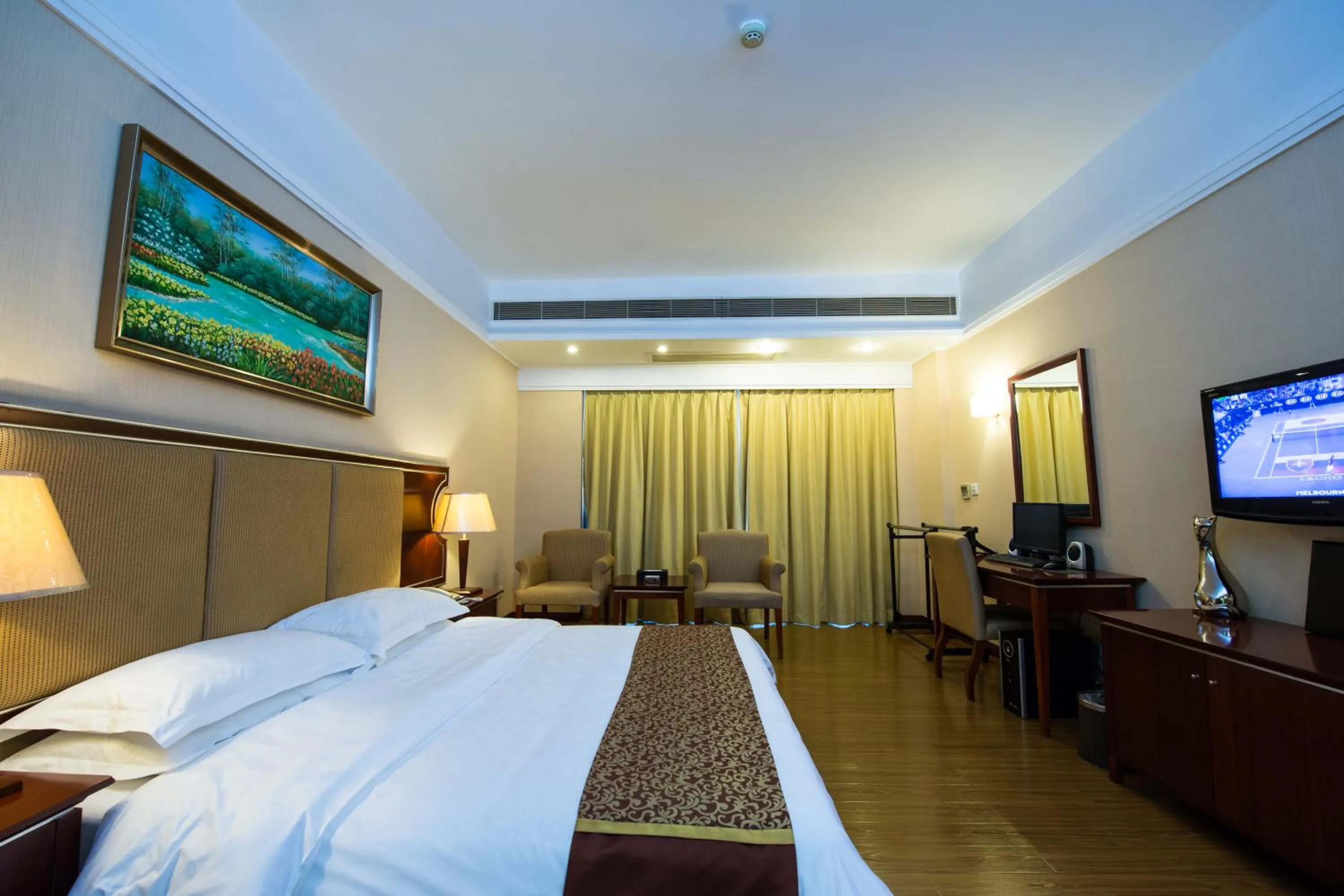 Decorative detail, Bed in 悦丰酒店广州银丰国际公寓北站店