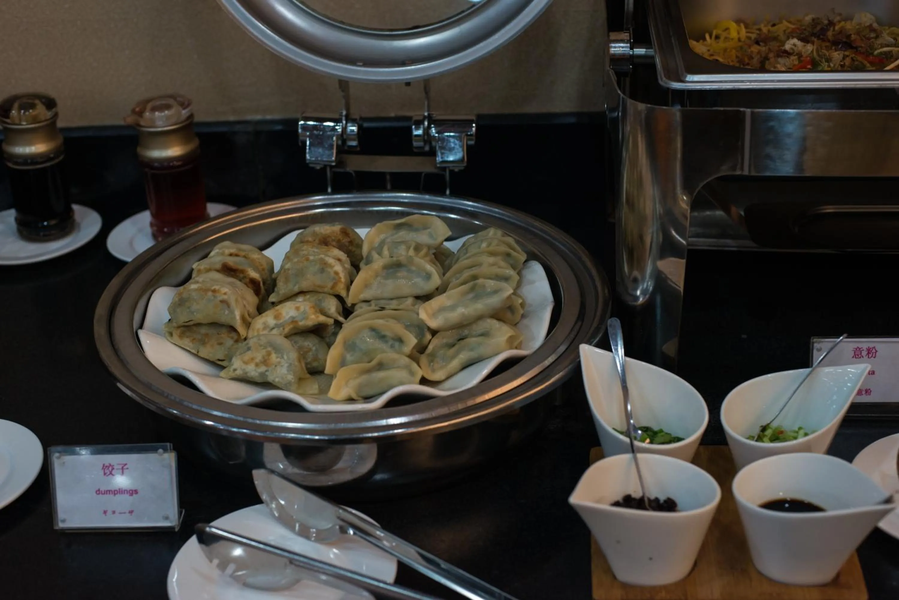 Buffet breakfast in 悦丰酒店广州银丰国际公寓北站店