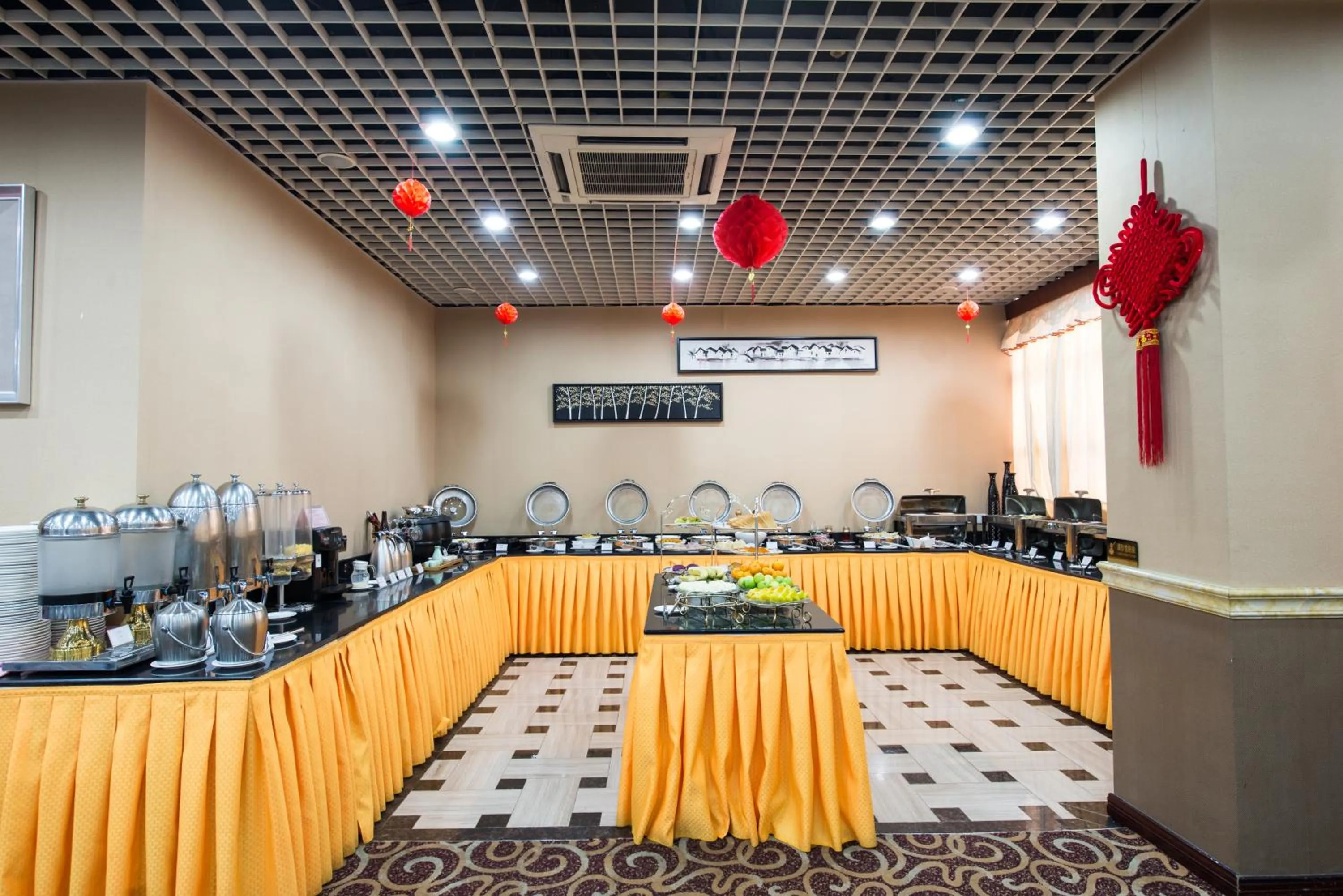 Dining area in 悦丰酒店广州银丰国际公寓北站店