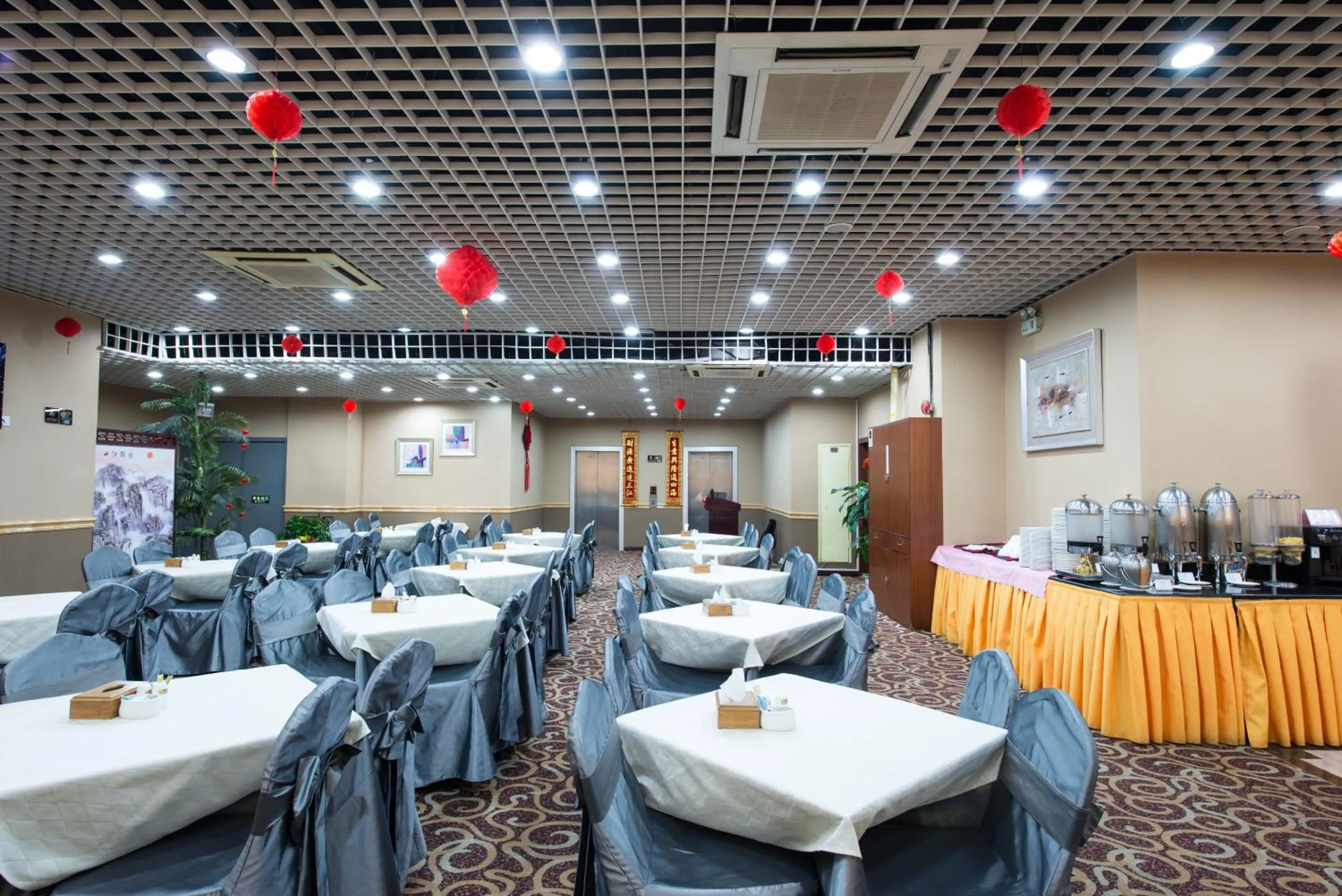 Dining area, Banquet Facilities in 悦丰酒店广州银丰国际公寓北站店