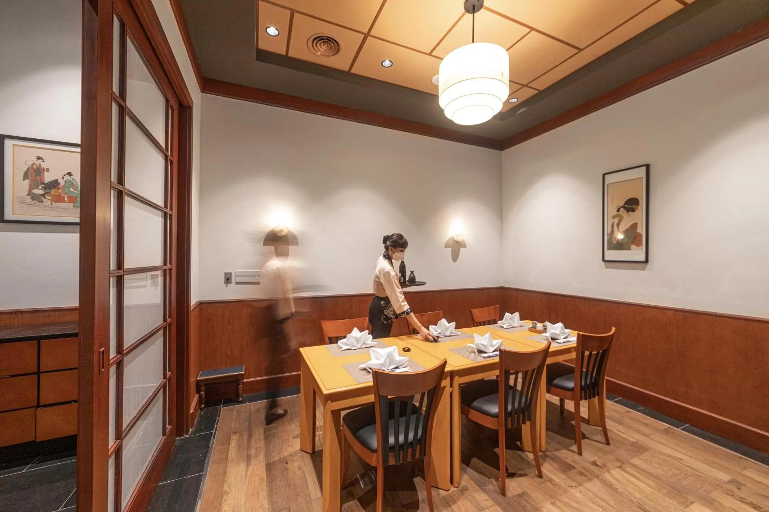 Restaurant/places to eat in Daeha Serviced Apartment