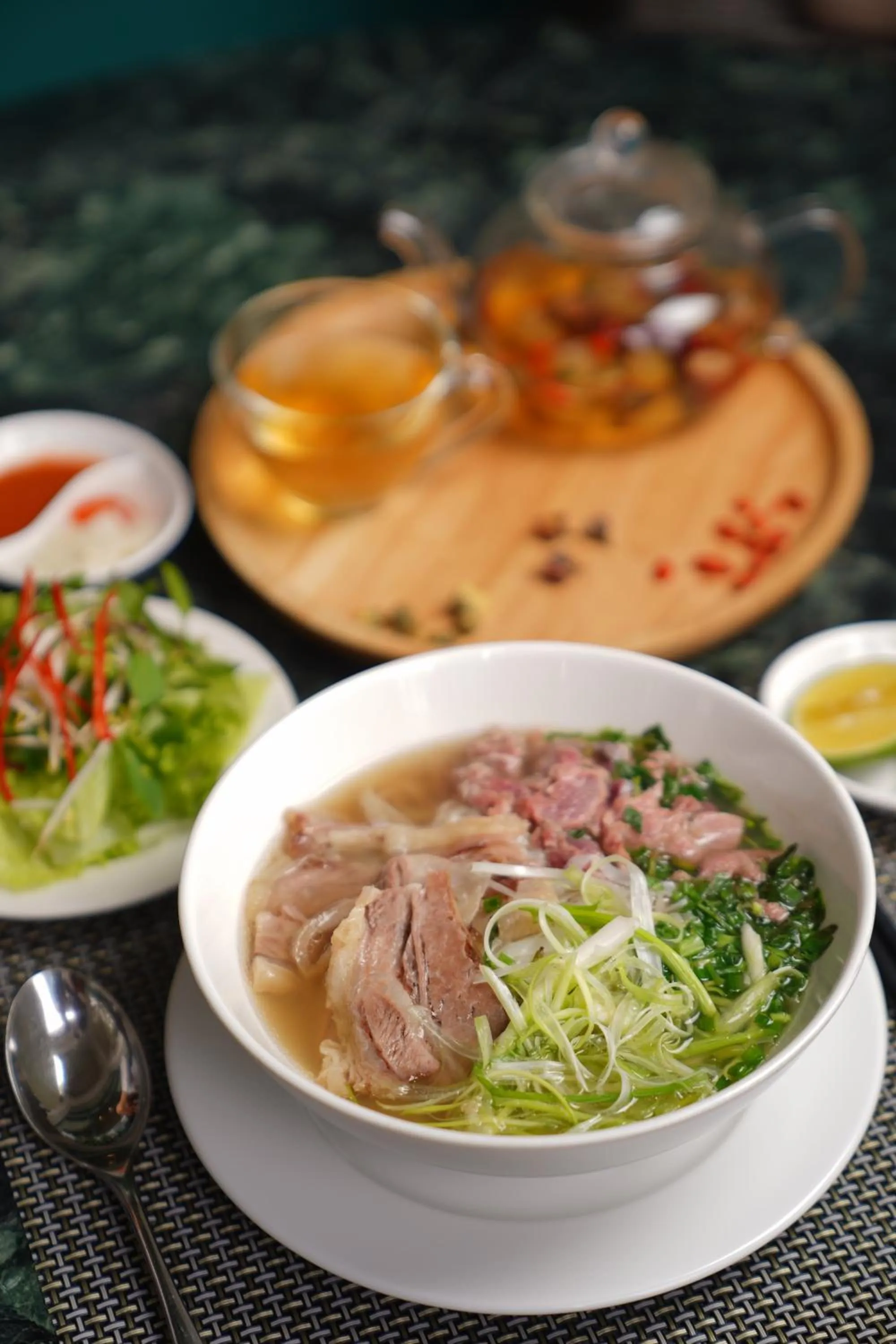 Restaurant/places to eat in Daeha Serviced Apartment