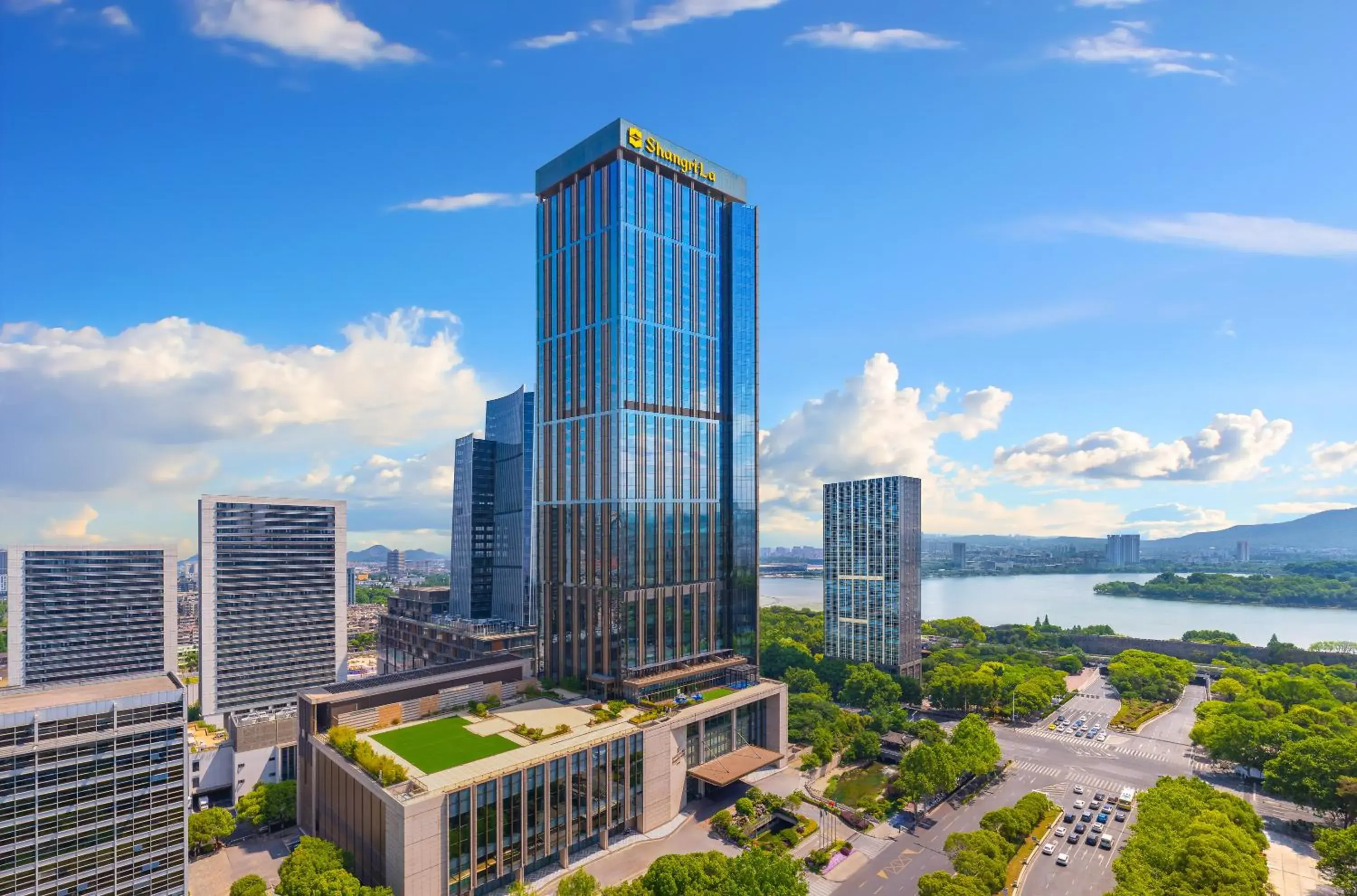 Property building in Shangri-La Nanjing Property building in Shangri-La Nanjing