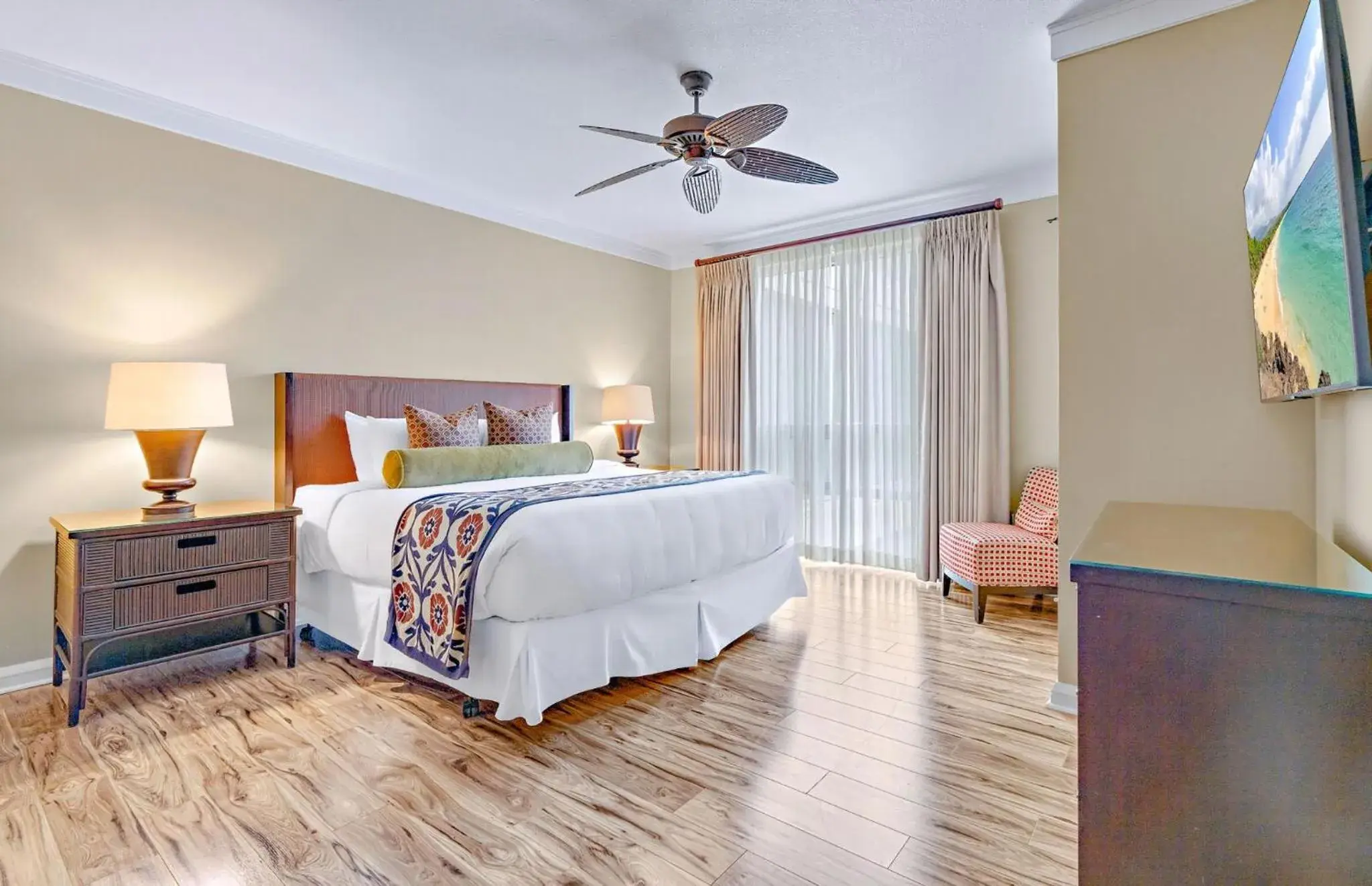 Property building, Bed in Honua Kai Resort And Spa By Maui Resort Rentals Property building, Bed in Honua Kai Resort And Spa By Maui Resort Rentals