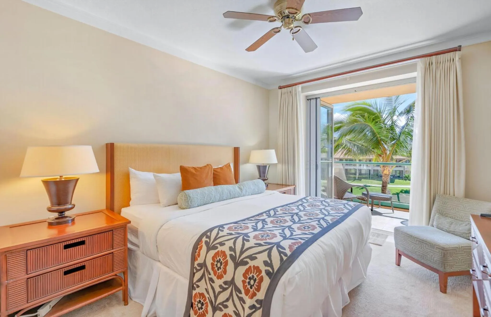 Property building, Bed in Honua Kai Resort And Spa By Maui Resort Rentals