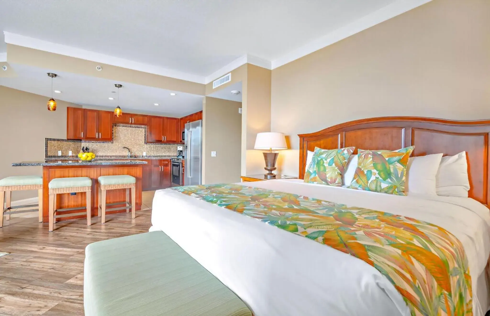 Property building, Bed in Honua Kai Resort And Spa By Maui Resort Rentals Property building, Bed in Honua Kai Resort And Spa By Maui Resort Rentals