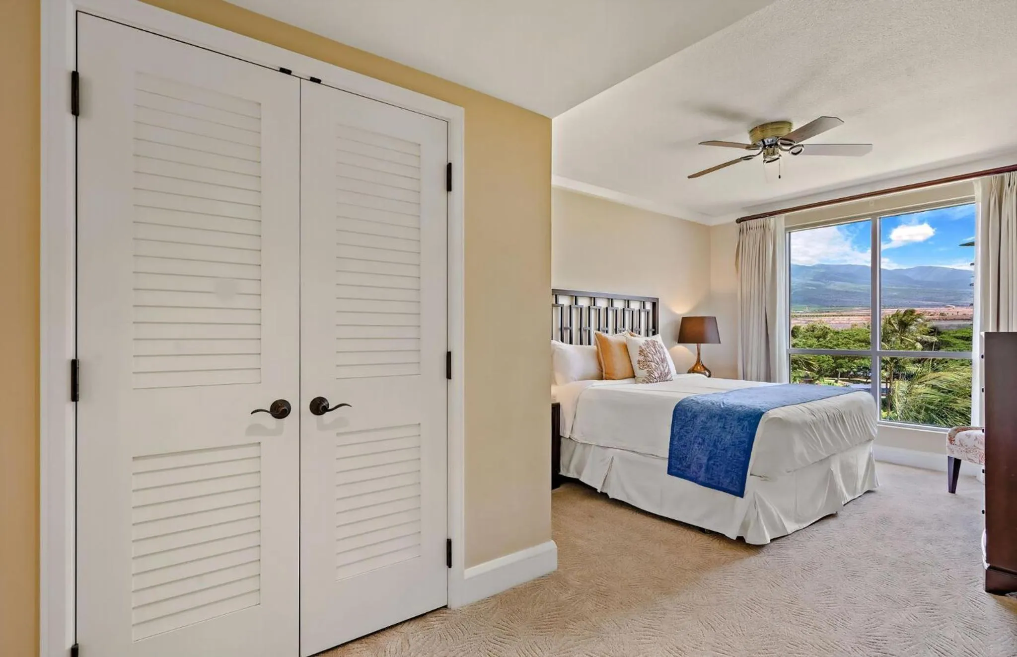 Property building, Bed in Honua Kai Resort And Spa By Maui Resort Rentals