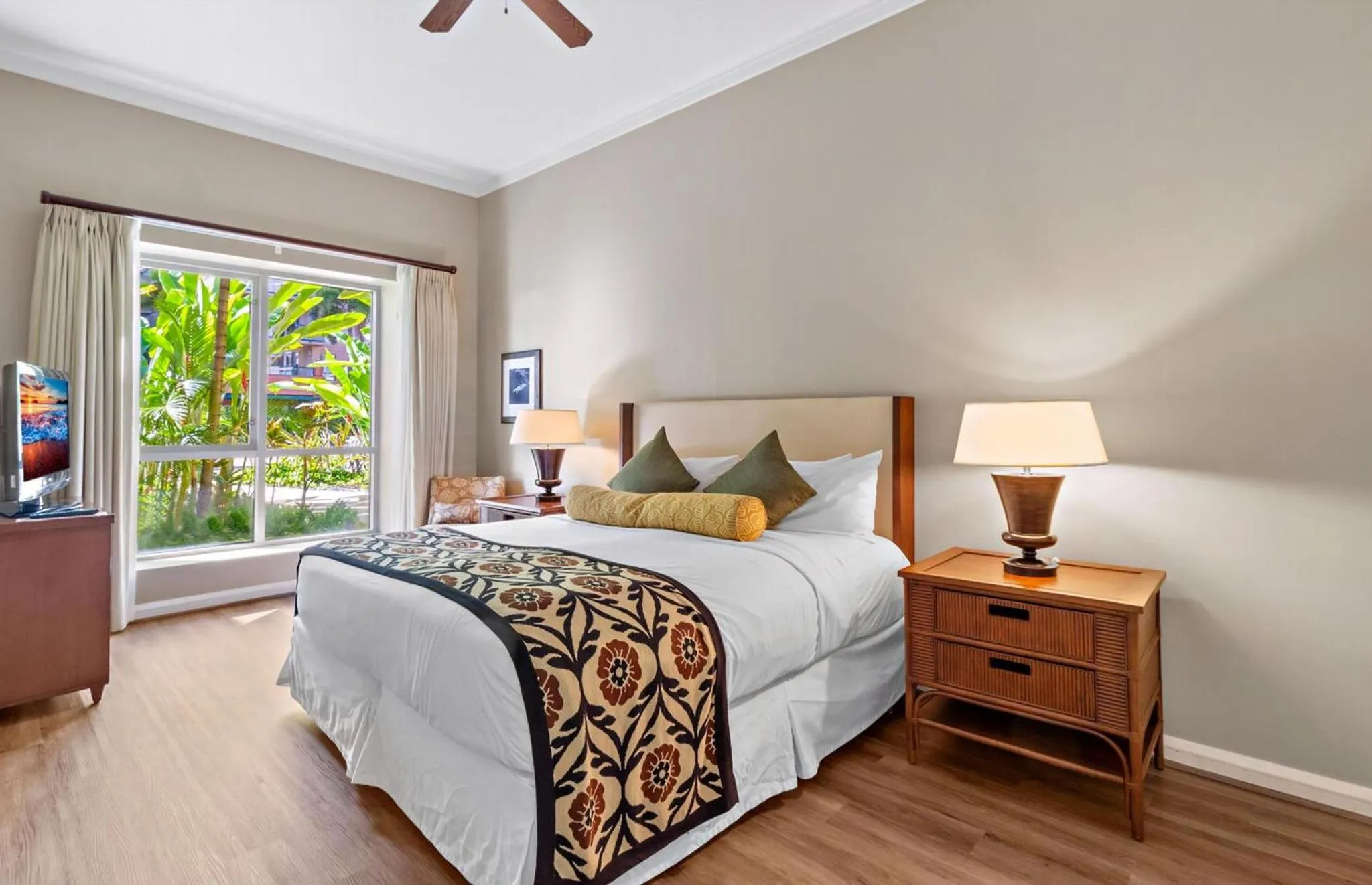 Property building, Bed in Honua Kai Resort And Spa By Maui Resort Rentals