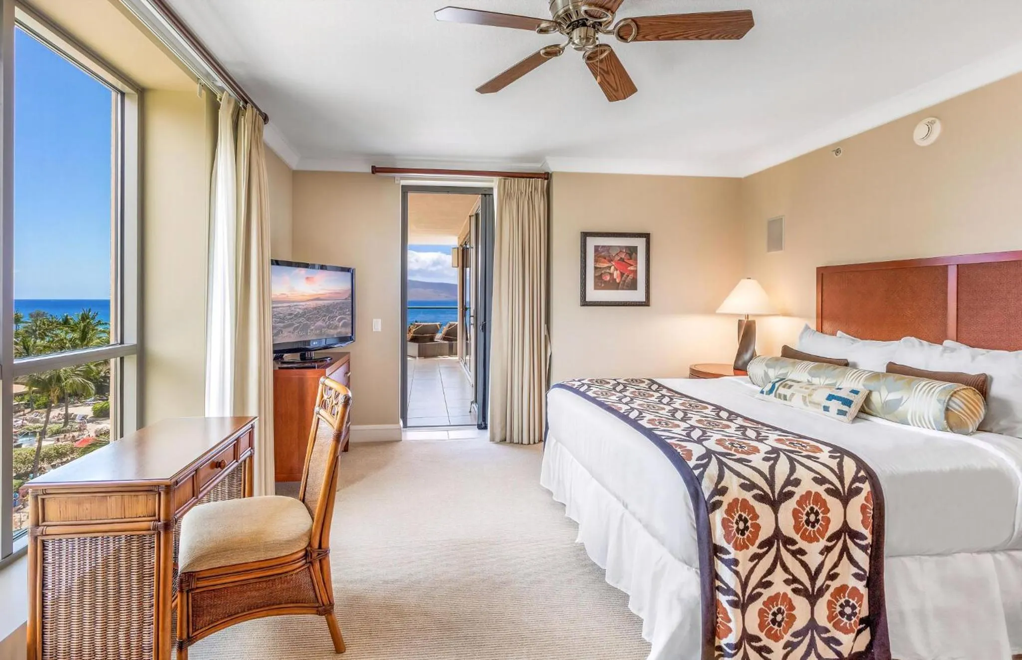 Property building, Bed in Honua Kai Resort And Spa By Maui Resort Rentals