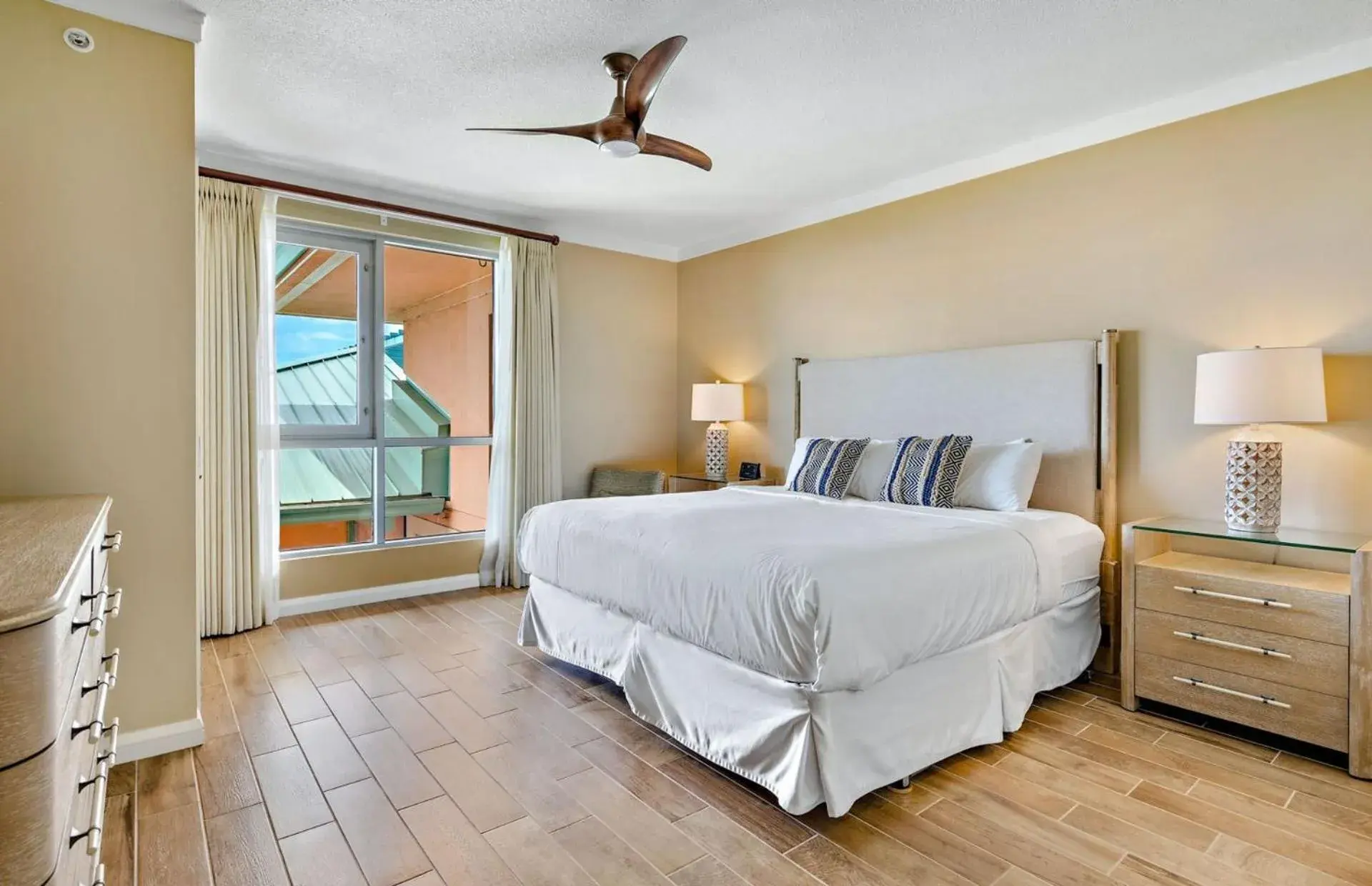 Property building, Bed in Honua Kai Resort And Spa By Maui Resort Rentals Property building, Bed in Honua Kai Resort And Spa By Maui Resort Rentals