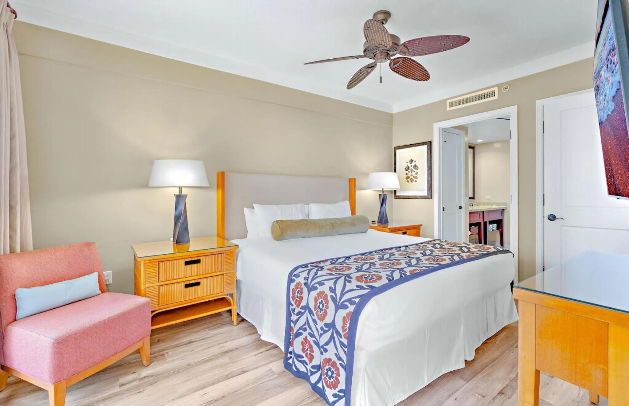 Property building, Bed in Honua Kai Resort And Spa By Maui Resort Rentals