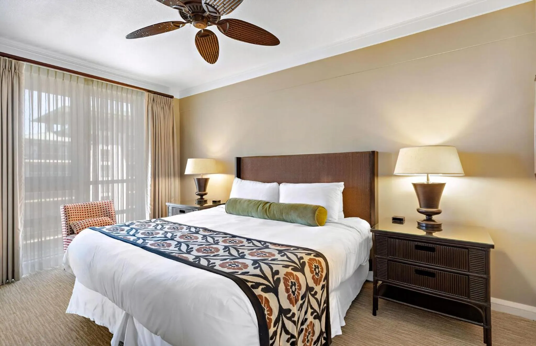 Property building, Bed in Honua Kai Resort And Spa By Maui Resort Rentals