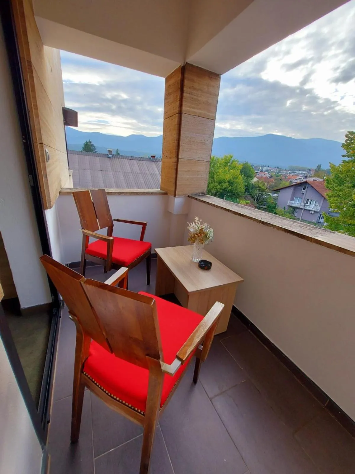 One-Bedroom Apartment with Spa Bath in Hotel Irish