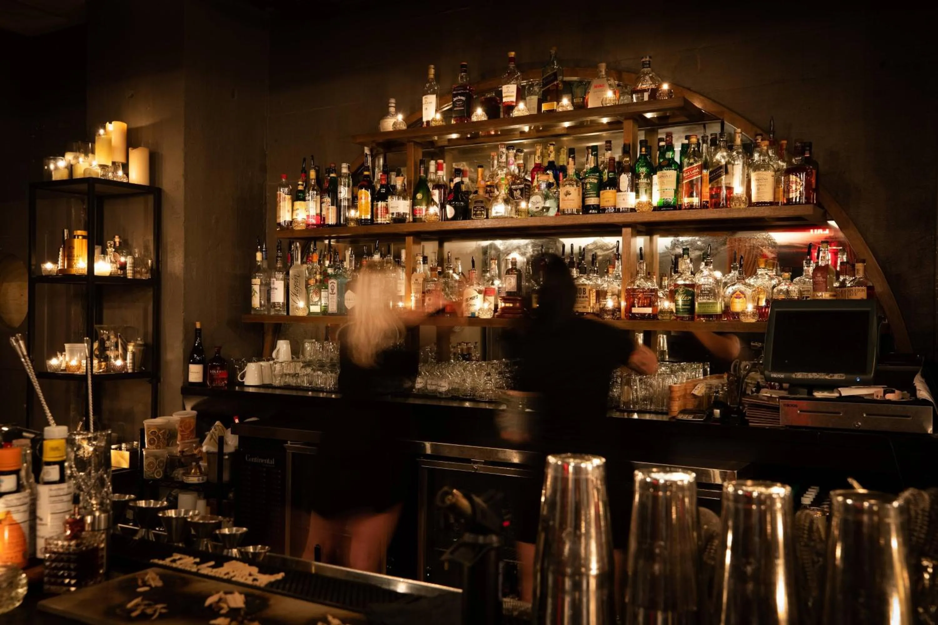 Lounge or bar in Ambassador Hotel Wichita, Autograph Collection