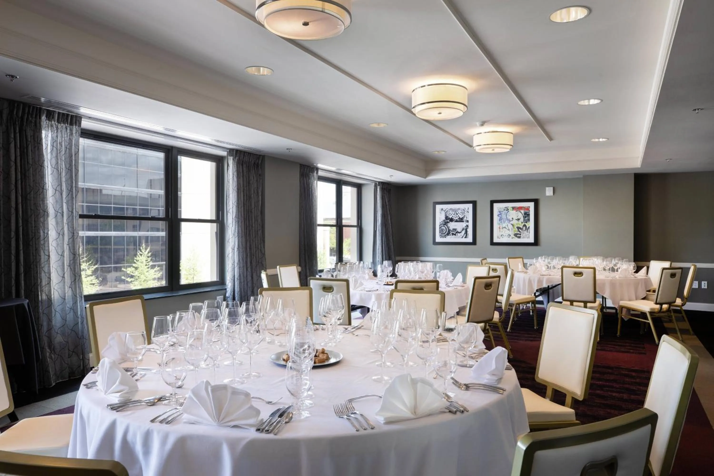 Meeting/conference room in Ambassador Hotel Wichita, Autograph Collection