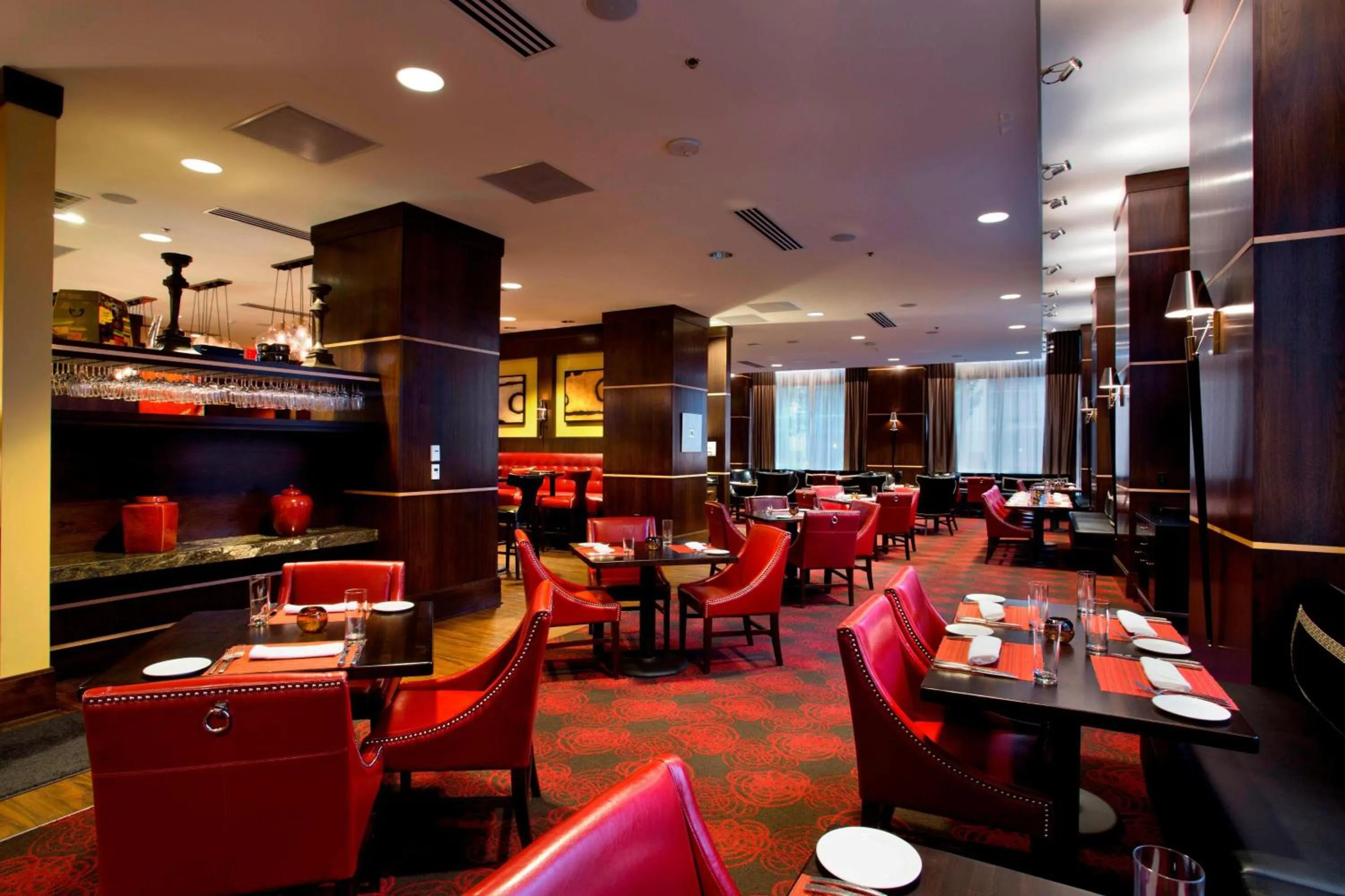 Restaurant/places to eat in Ambassador Hotel Wichita, Autograph Collection