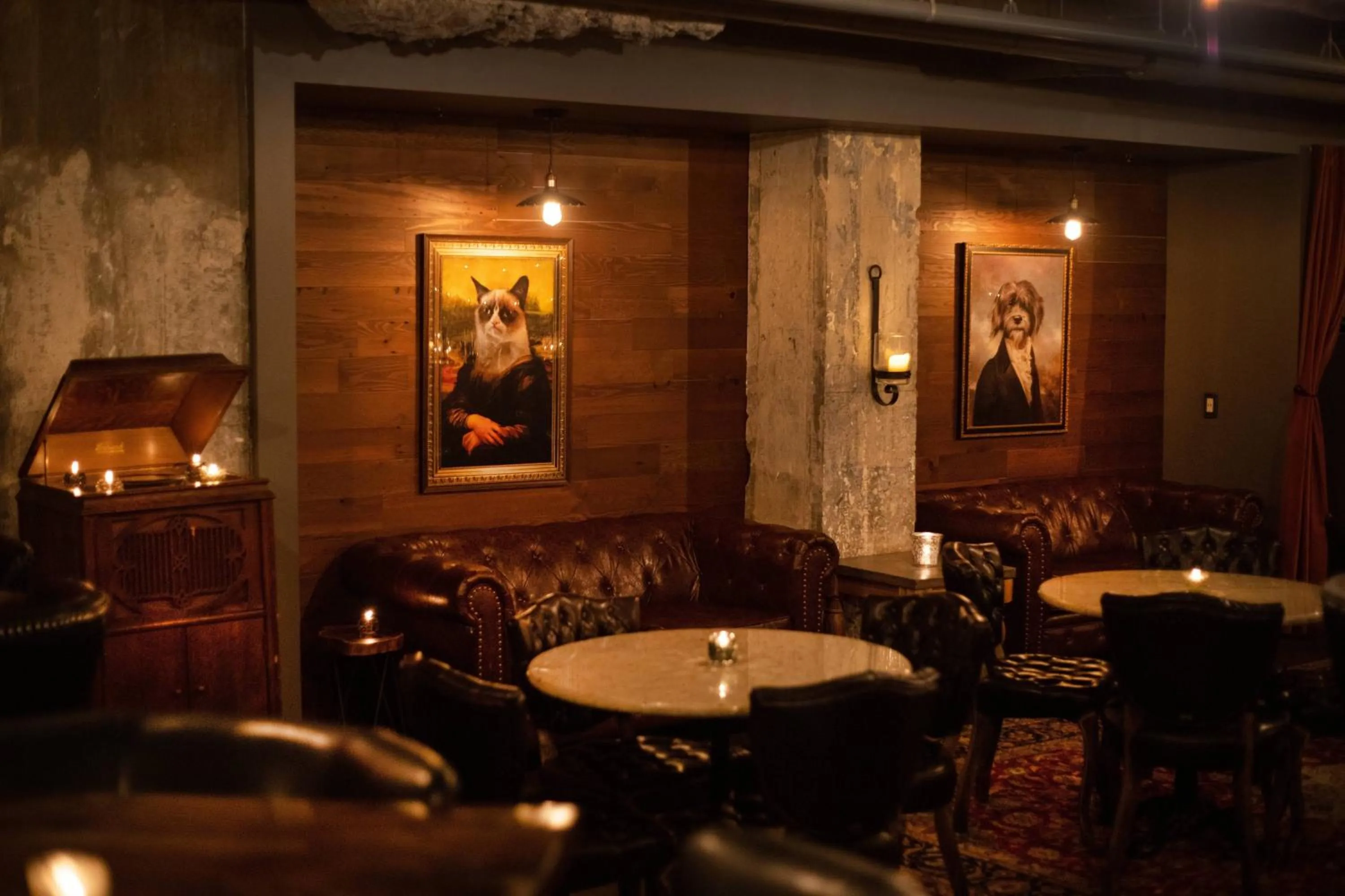 Restaurant/places to eat in Ambassador Hotel Wichita, Autograph Collection