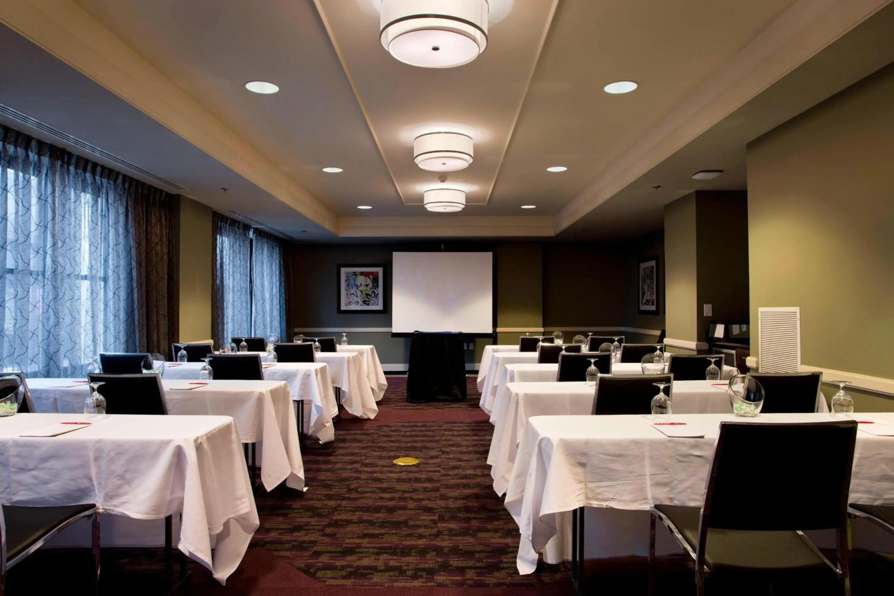 Meeting/conference room in Ambassador Hotel Wichita, Autograph Collection