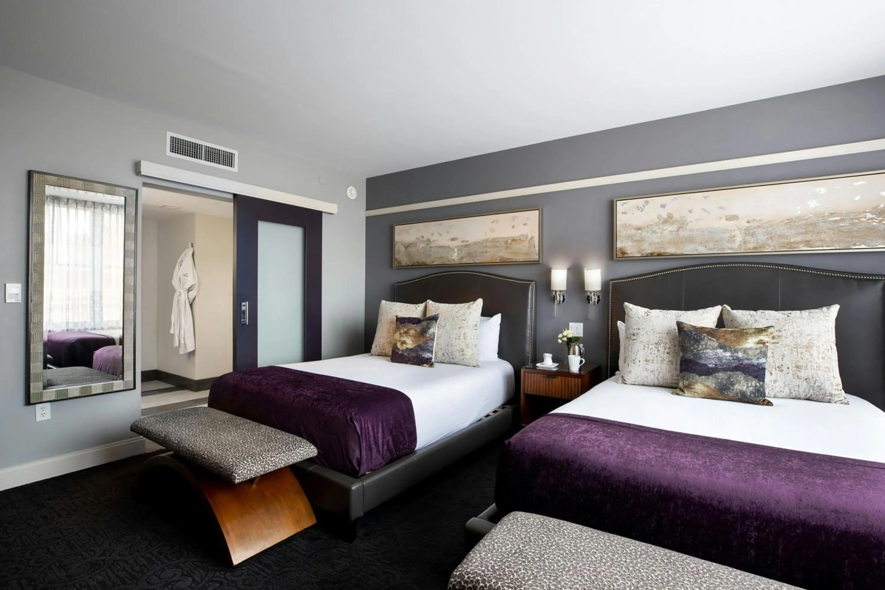 Photo of the whole room, Bed in Ambassador Hotel Wichita, Autograph Collection