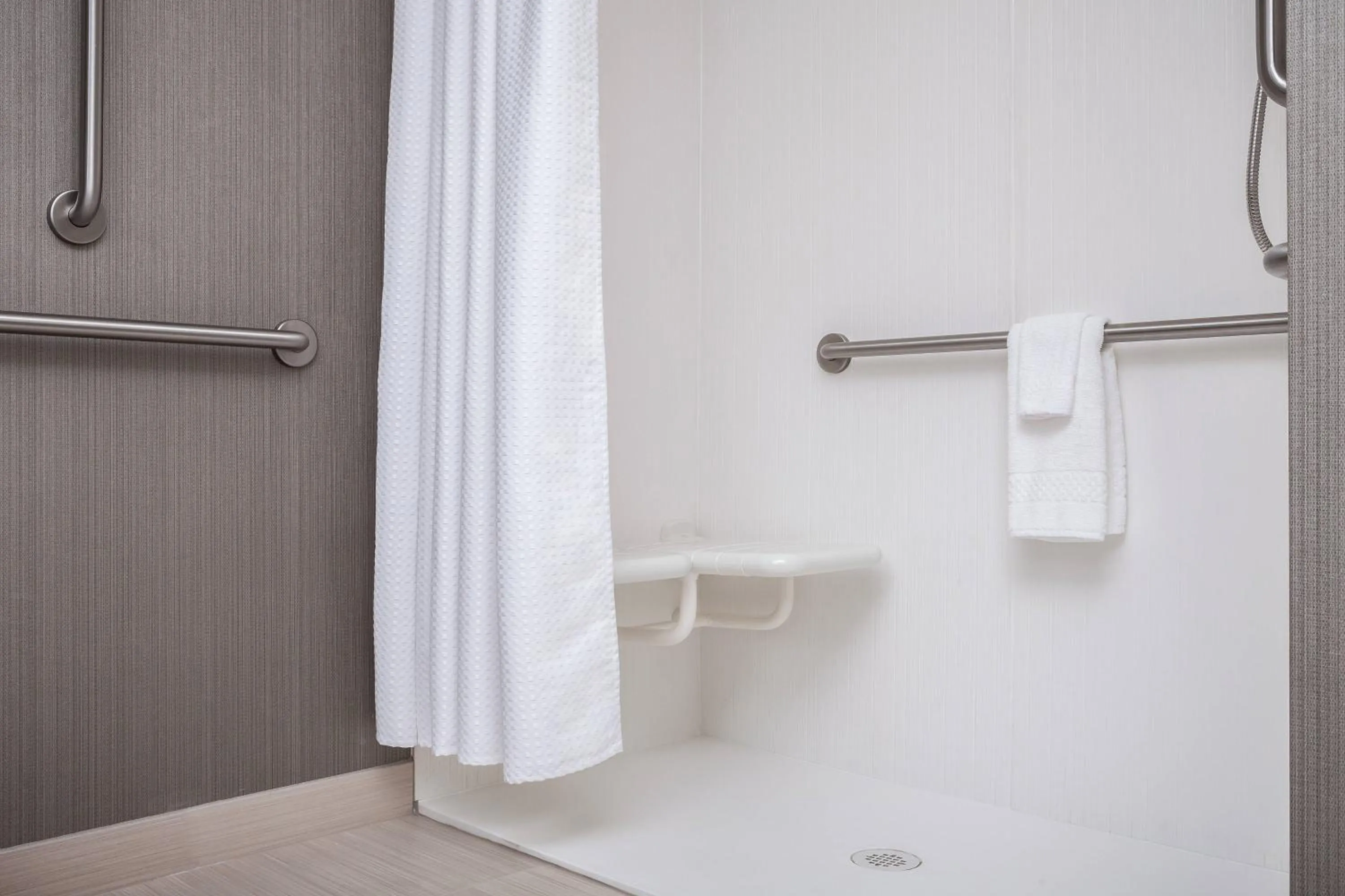 Bathroom in Courtyard by Marriott Walla Walla