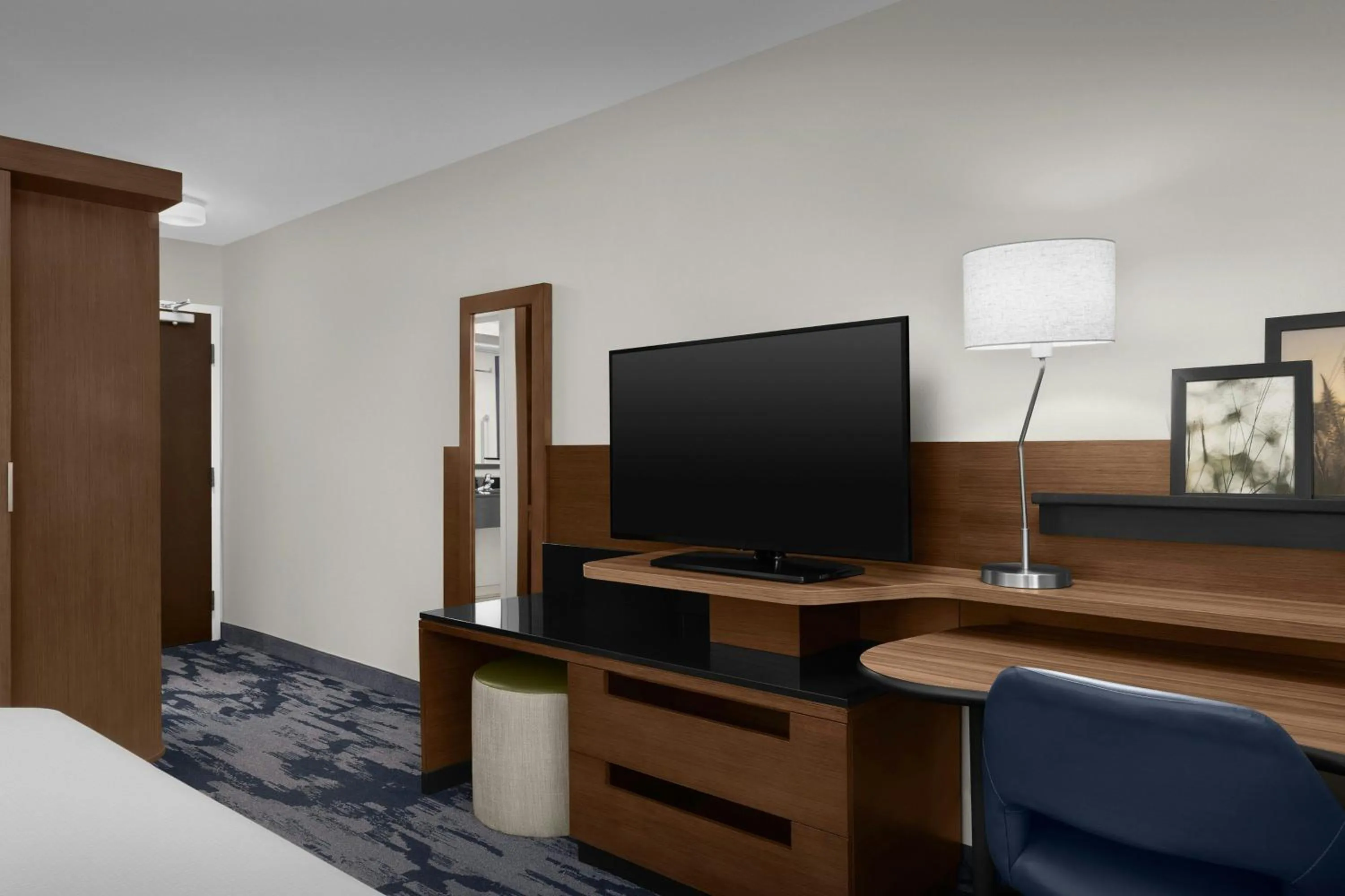 Photo of the whole room, Bed in Fairfield Inn & Suites by Marriott Fayetteville North