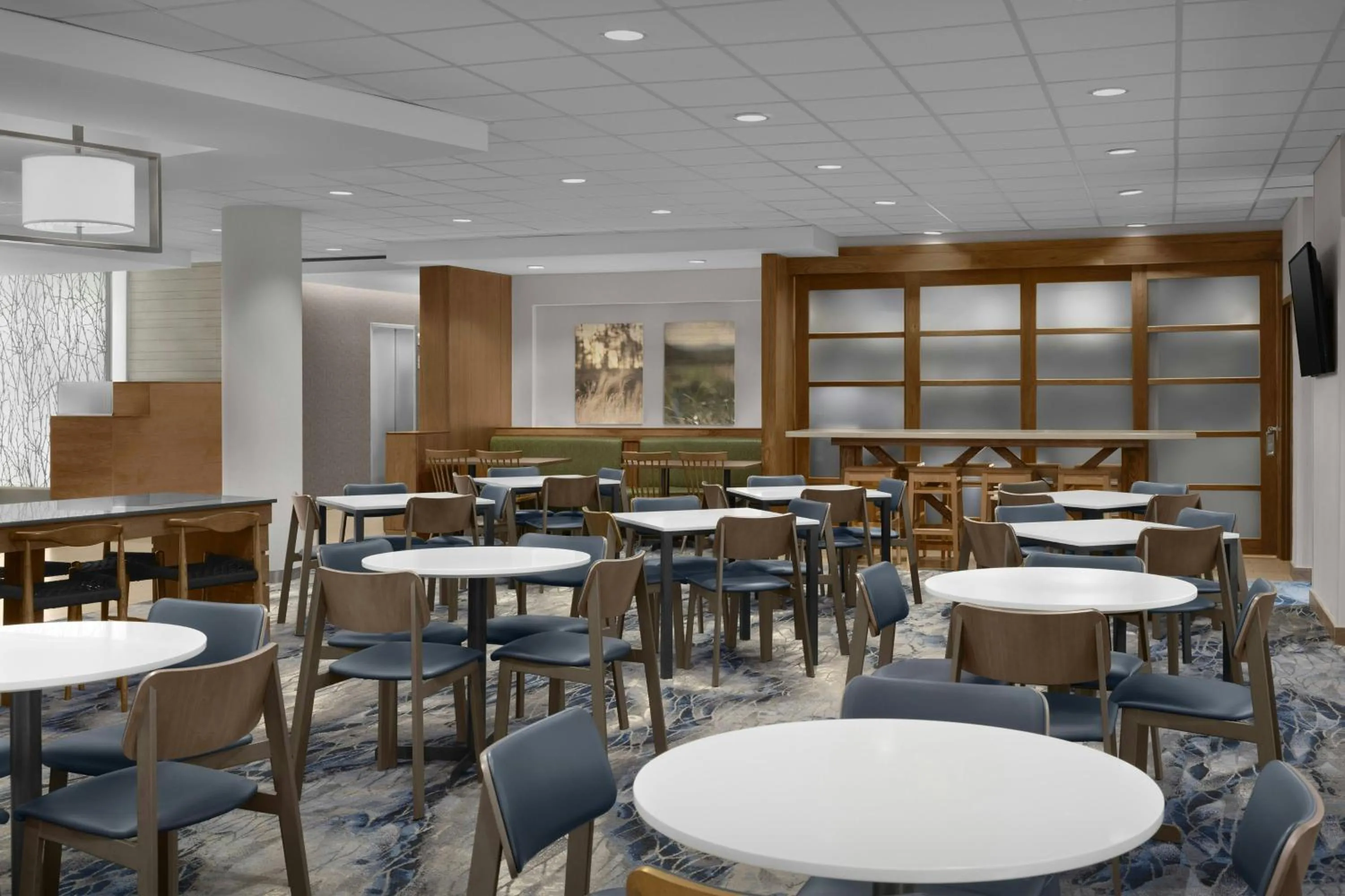 Breakfast in Fairfield Inn & Suites by Marriott Fayetteville North