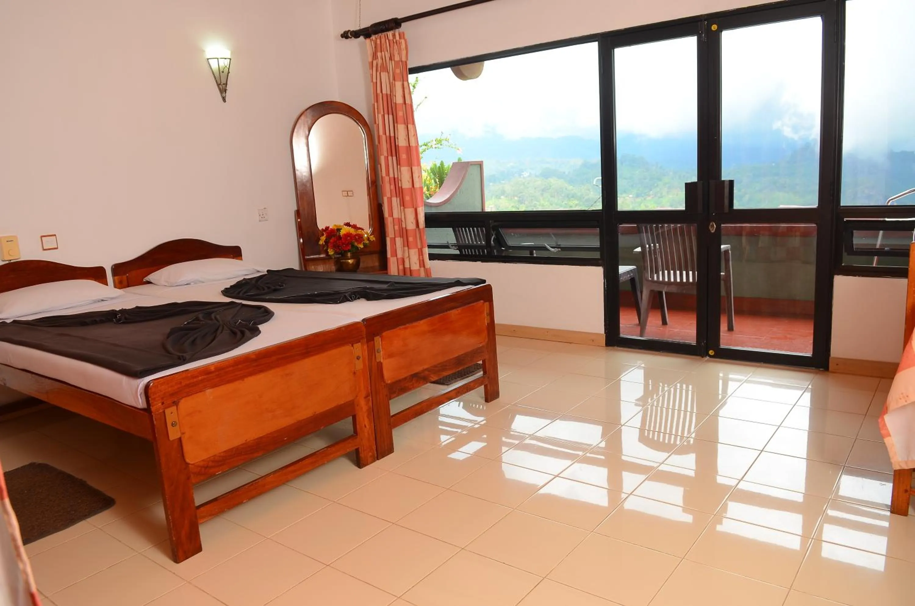 Photo of the whole room, Bed in Ella Gap Panorama