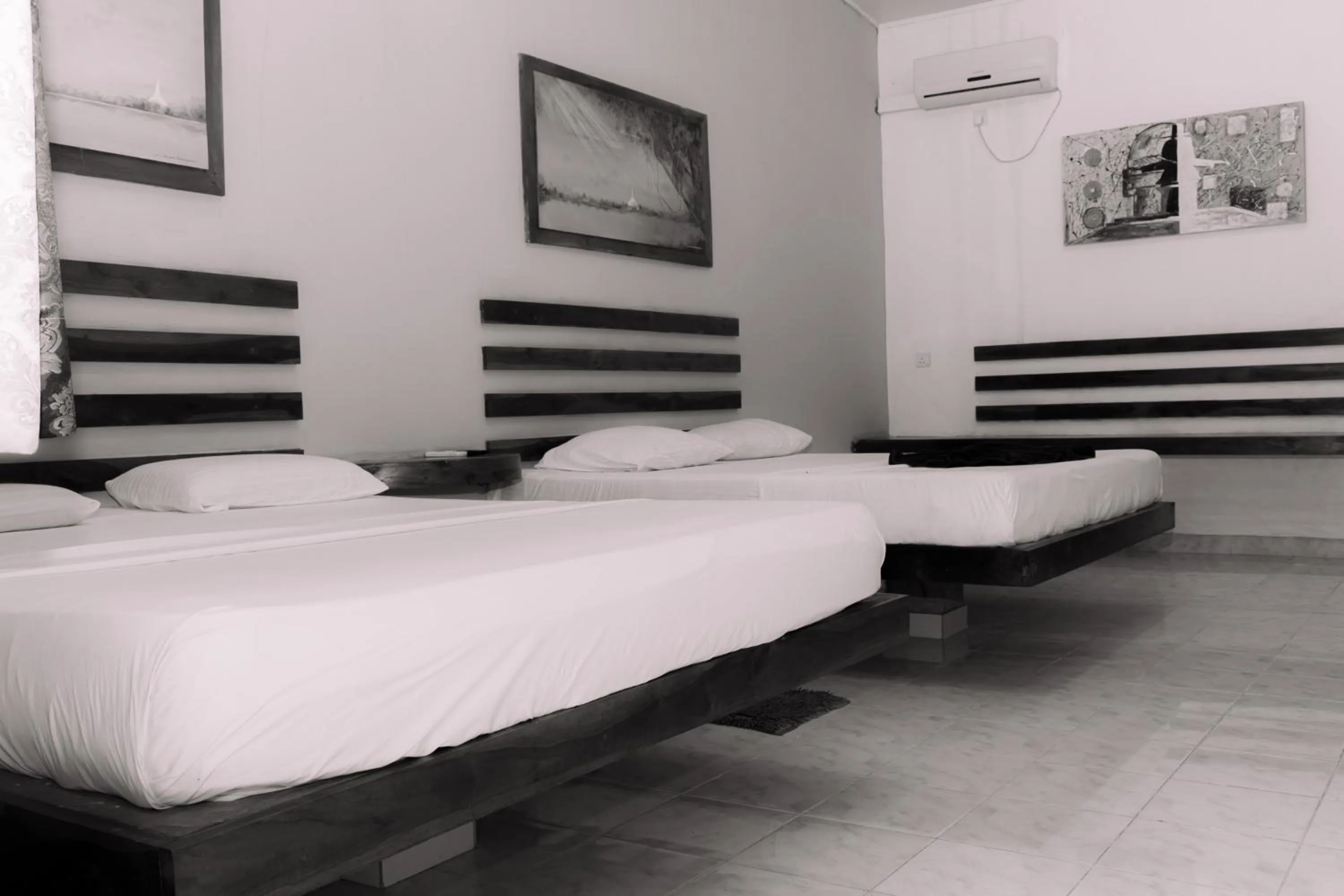 Bed in Eco Hotel Black & White - Anuradhapura