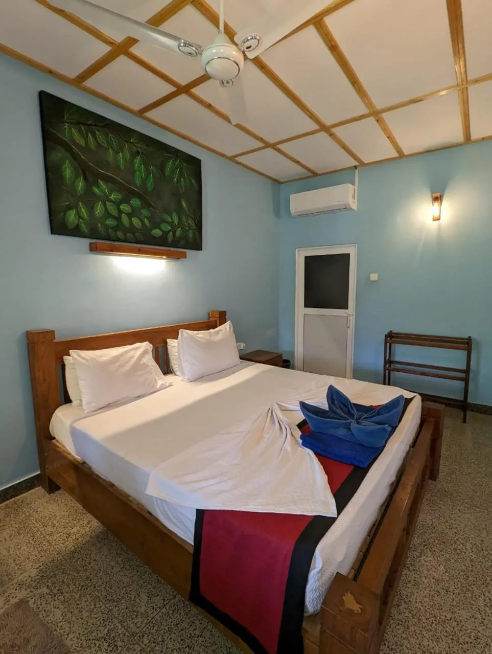 Bed in Eco Hotel Black & White - Anuradhapura