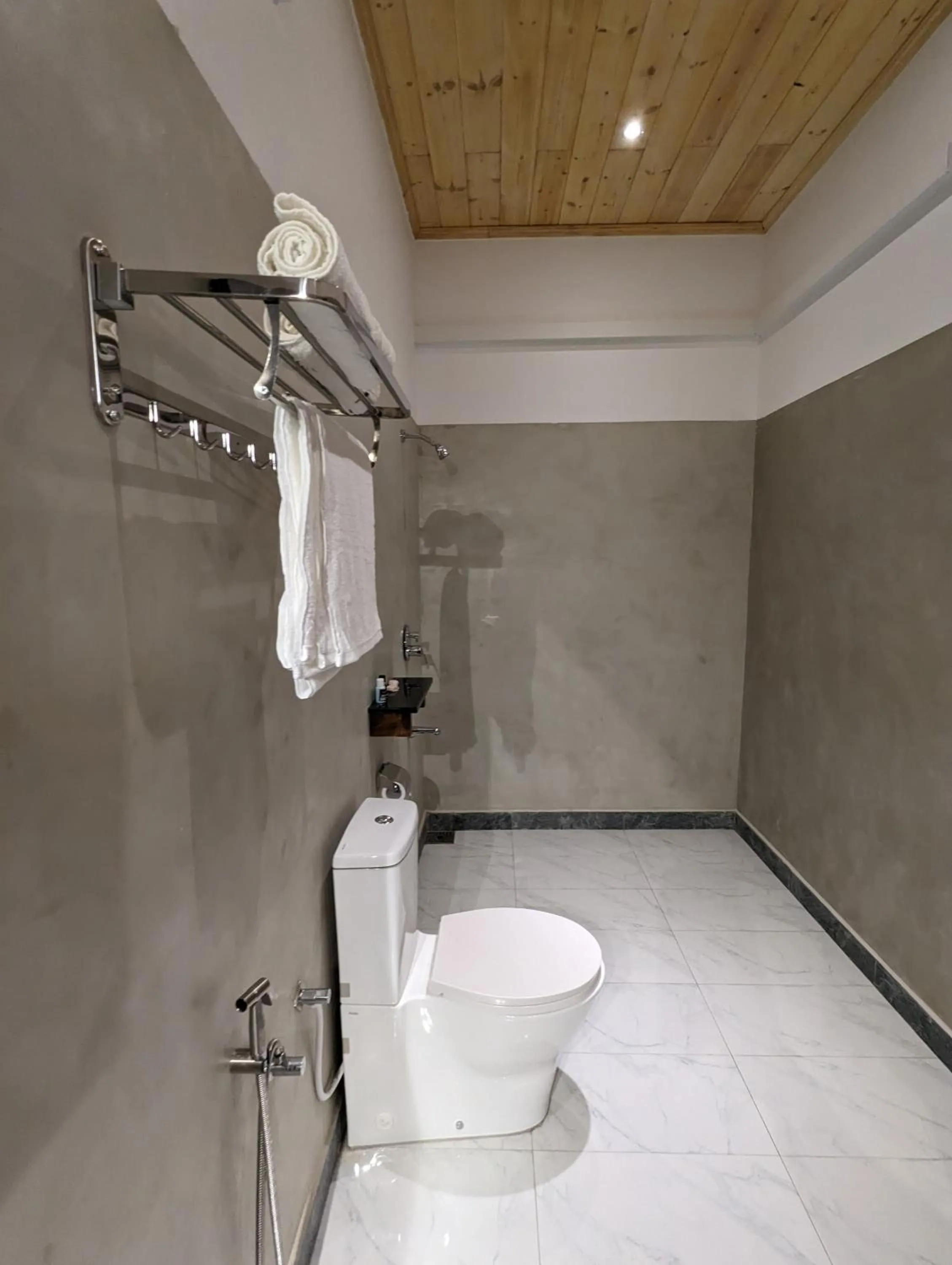 Eco Hotel Black & White - Anuradhapura