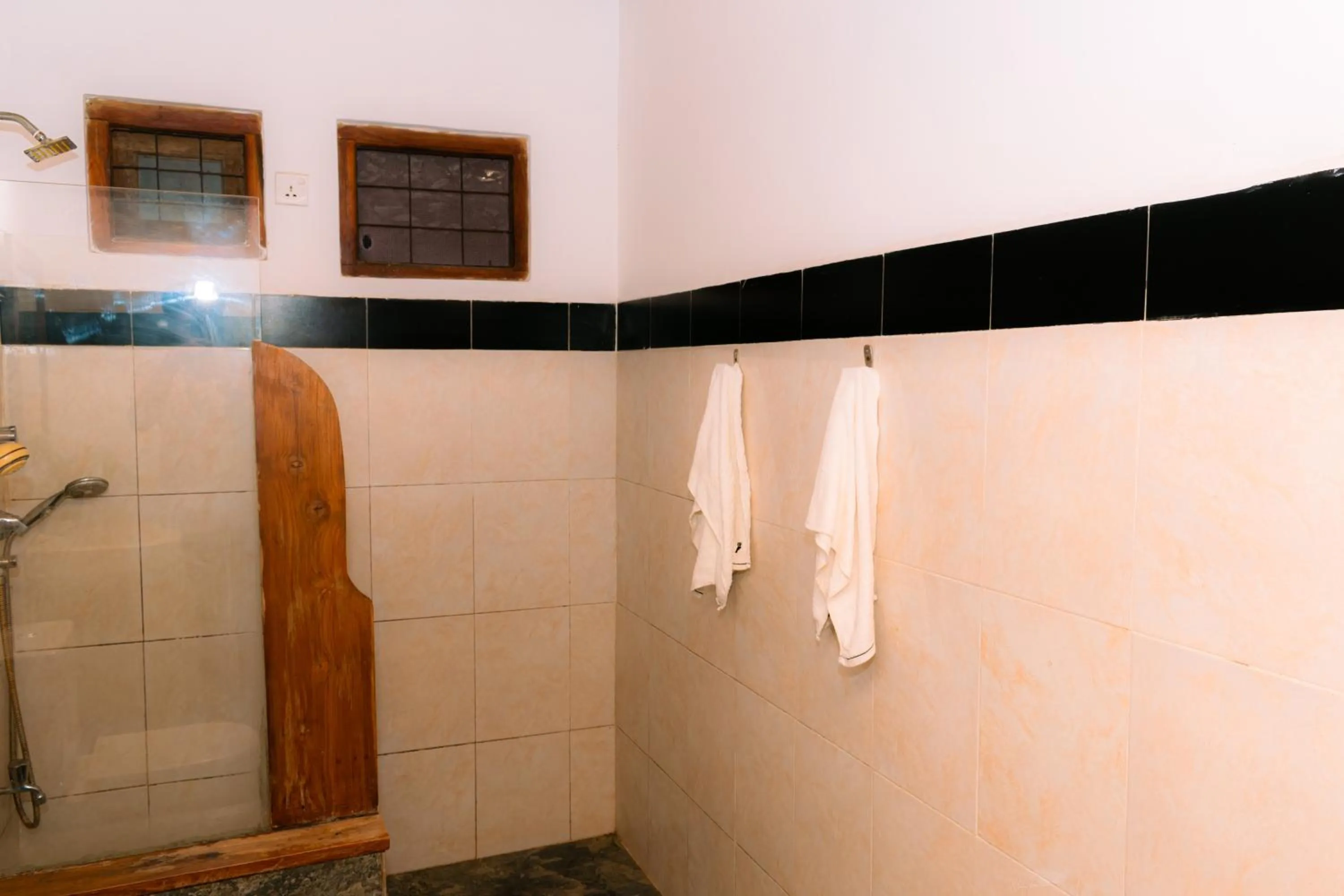 Eco Hotel Black & White - Anuradhapura