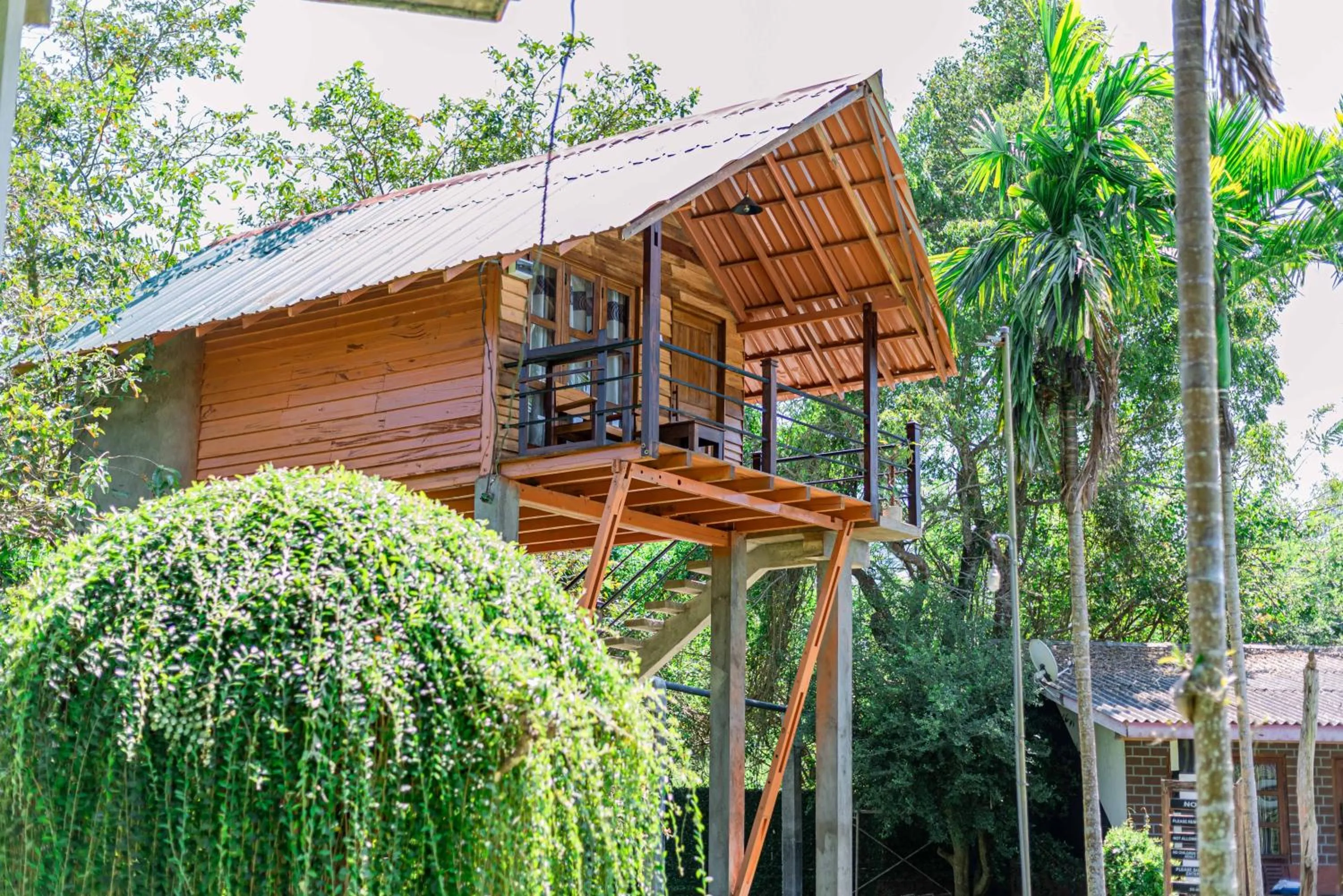 Property building in Eco Hotel Black & White - Anuradhapura