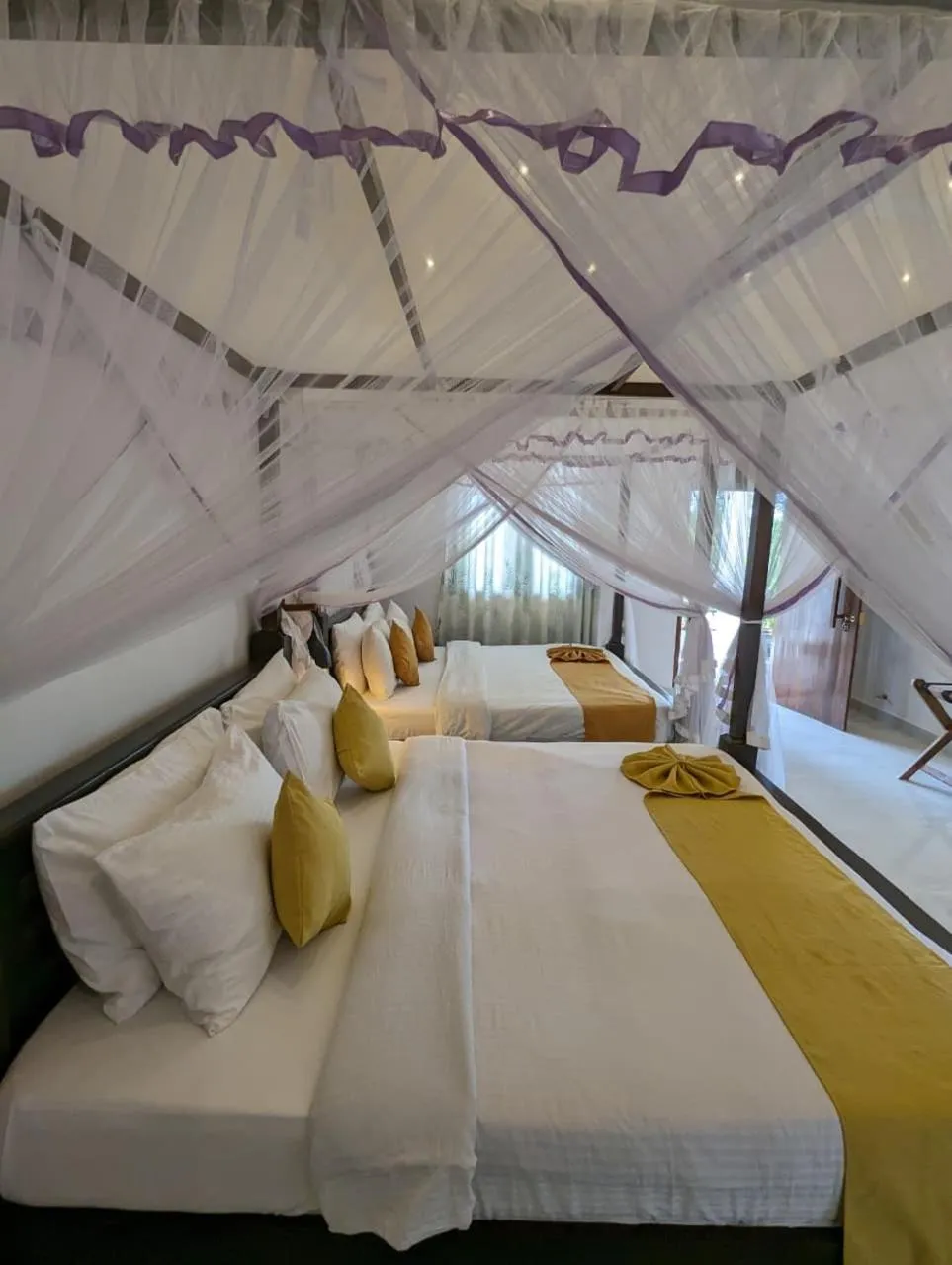 Bed in Eco Hotel Black & White - Anuradhapura