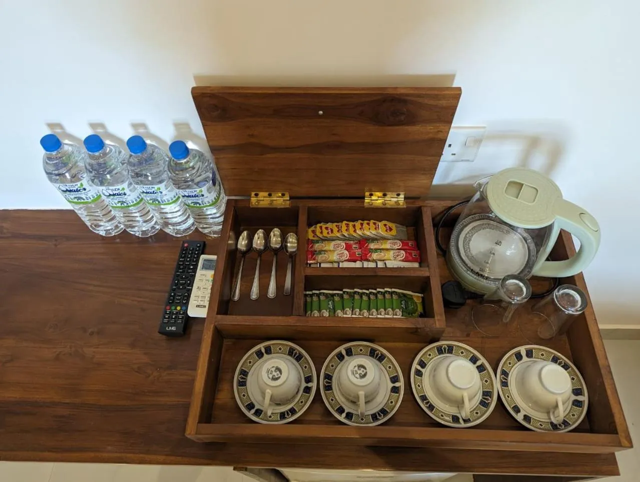 Eco Hotel Black & White - Anuradhapura