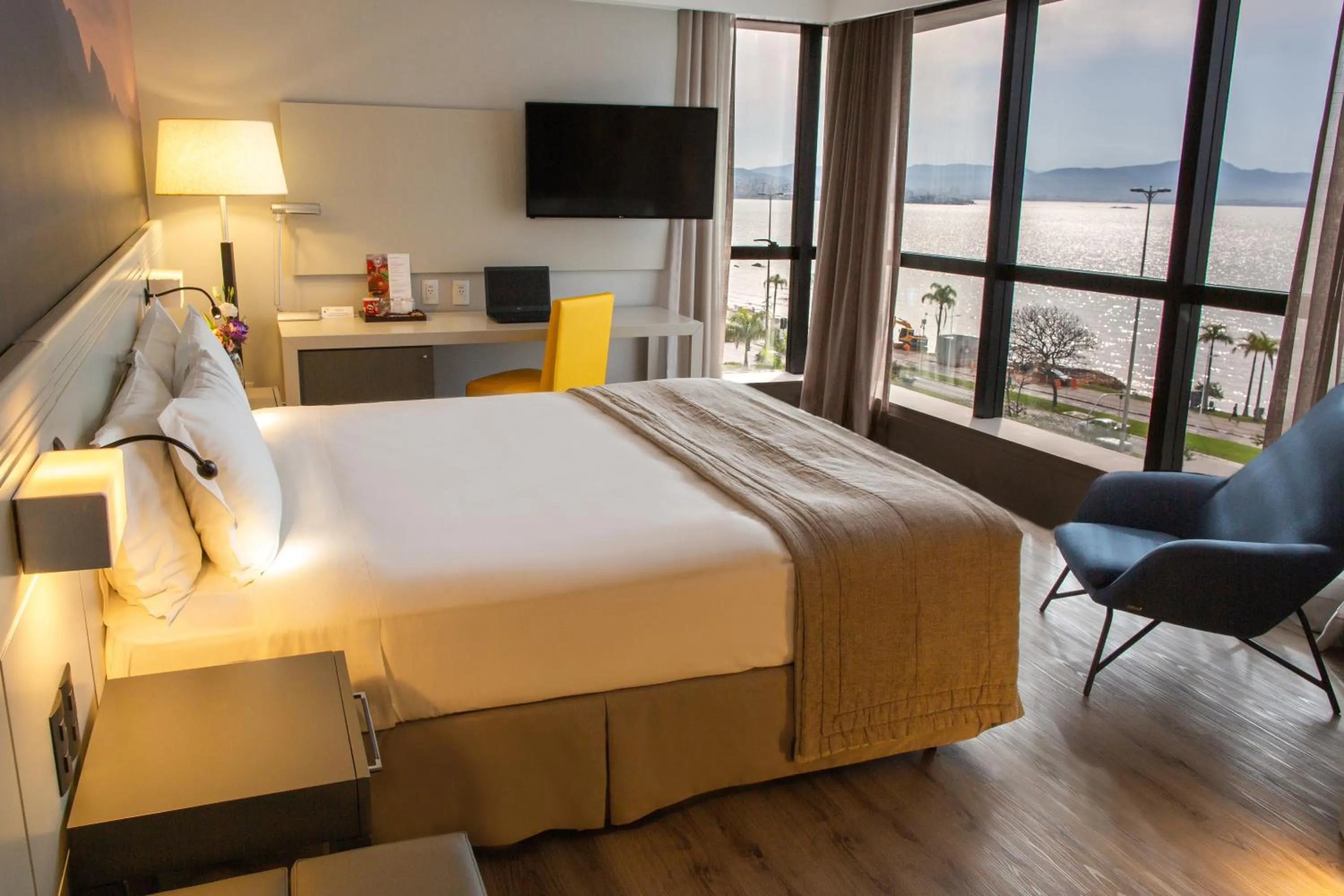 Photo of the whole room, Bed in Novotel Florianopolis