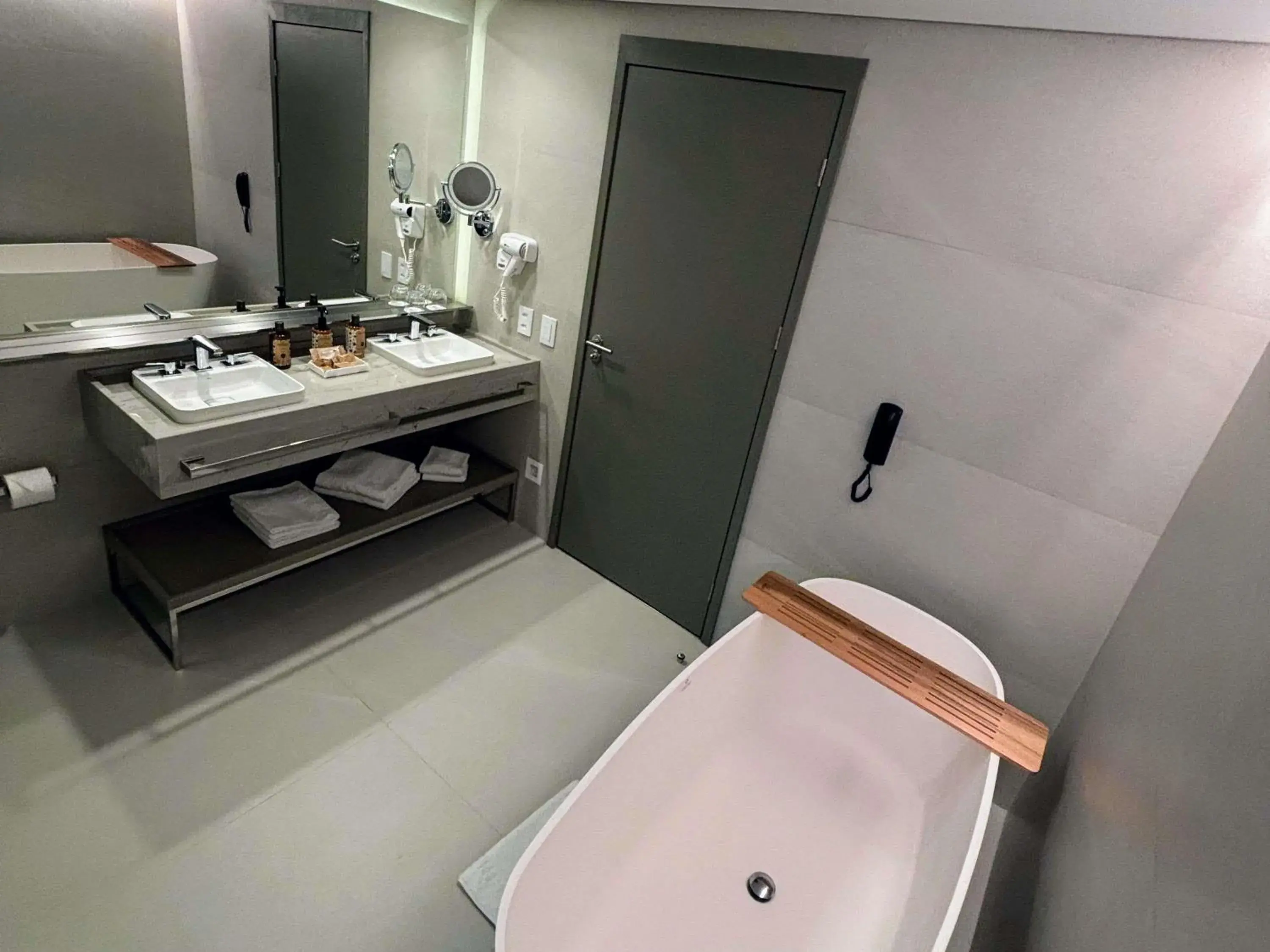 Deluxe Suite - single occupancy in Novotel Florianopolis Deluxe Suite - single occupancy in Novotel Florianopolis