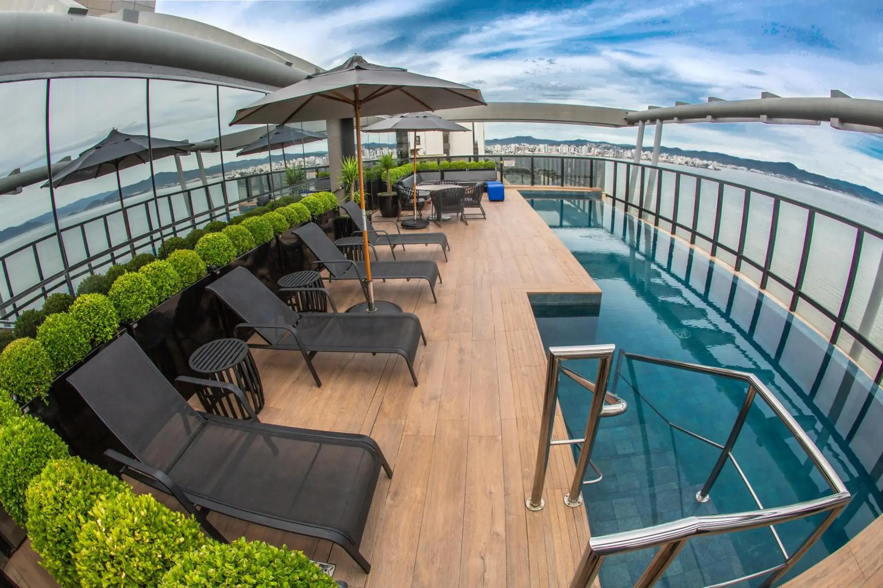 Swimming pool in Novotel Florianopolis Swimming pool in Novotel Florianopolis