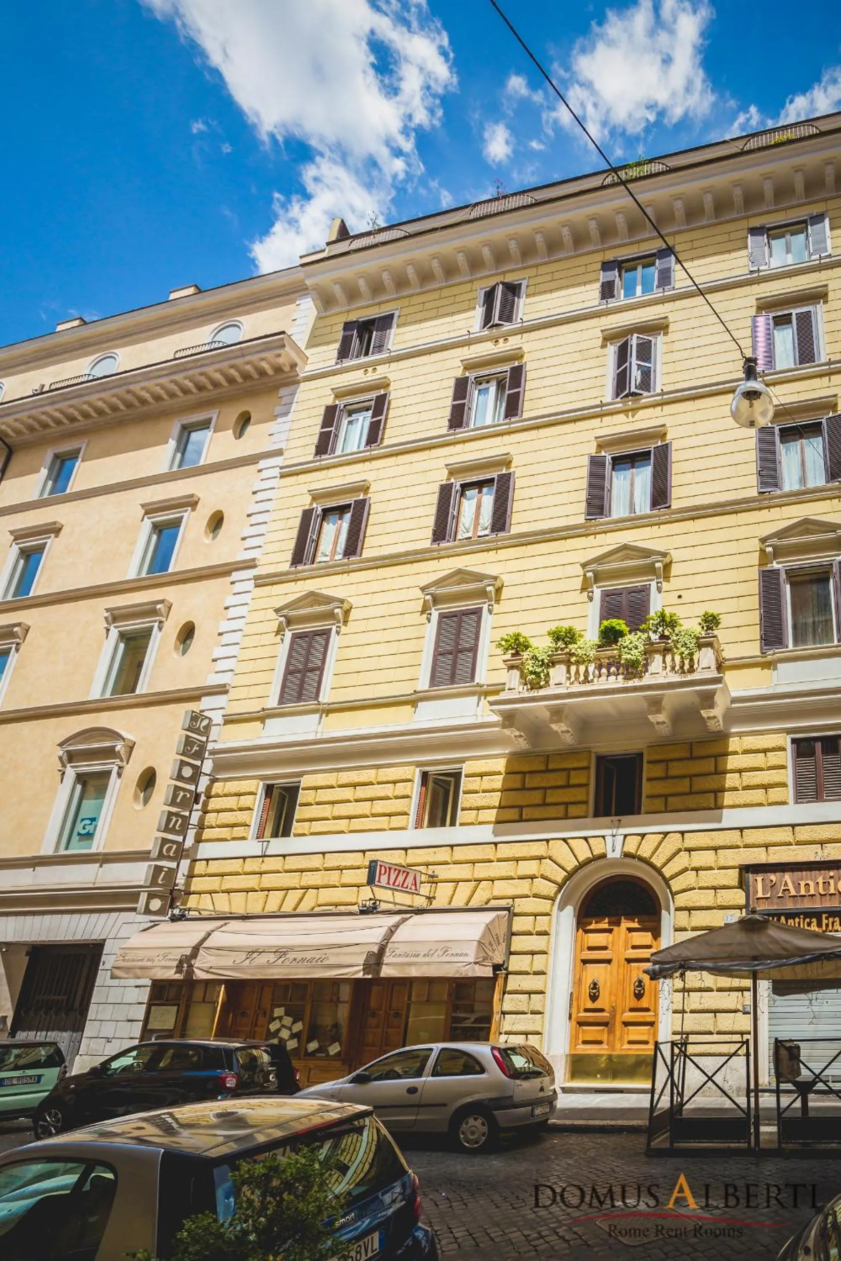 Property building in Domus Alberti Bed & Breakfast