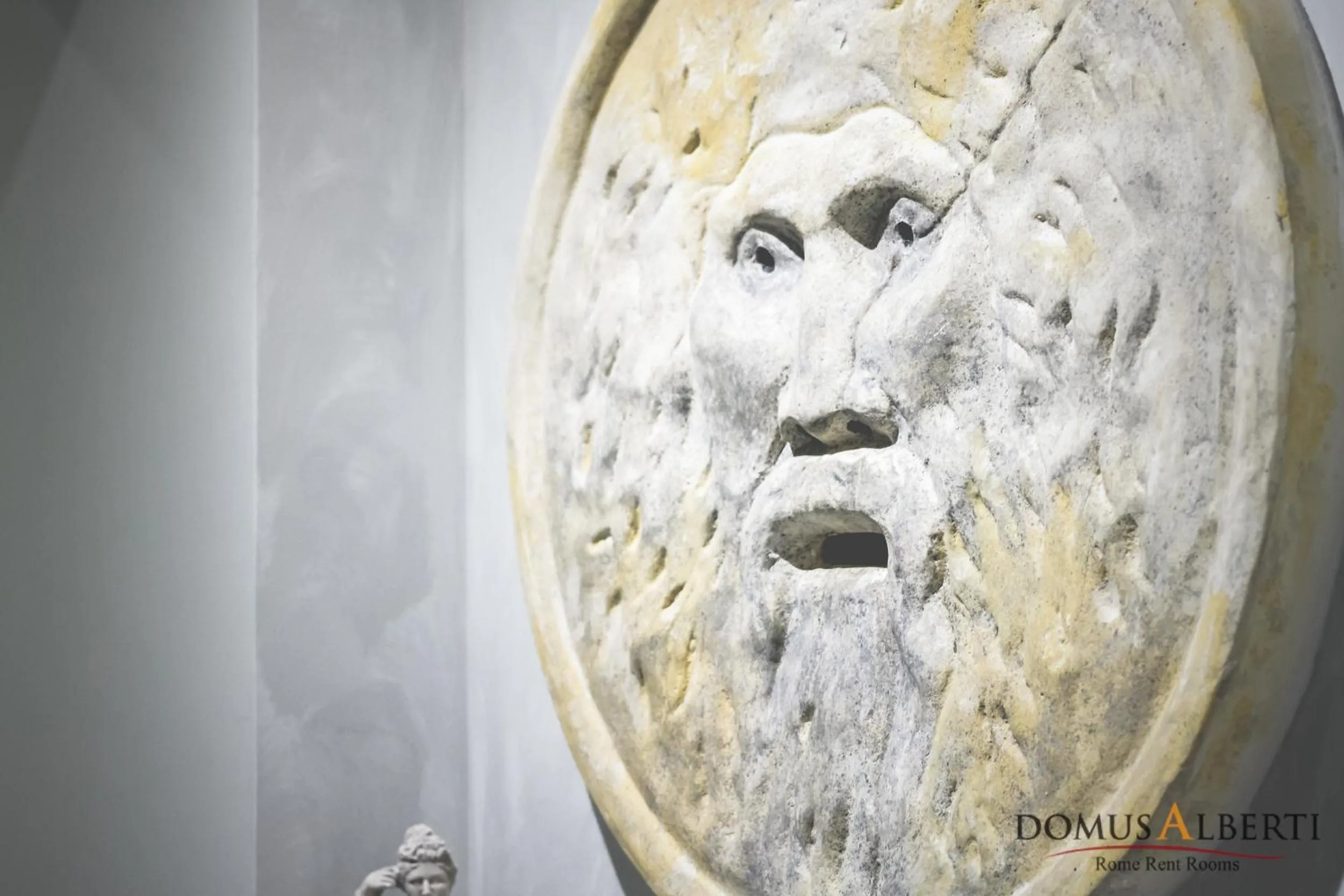 Decorative detail in Domus Alberti Bed & Breakfast